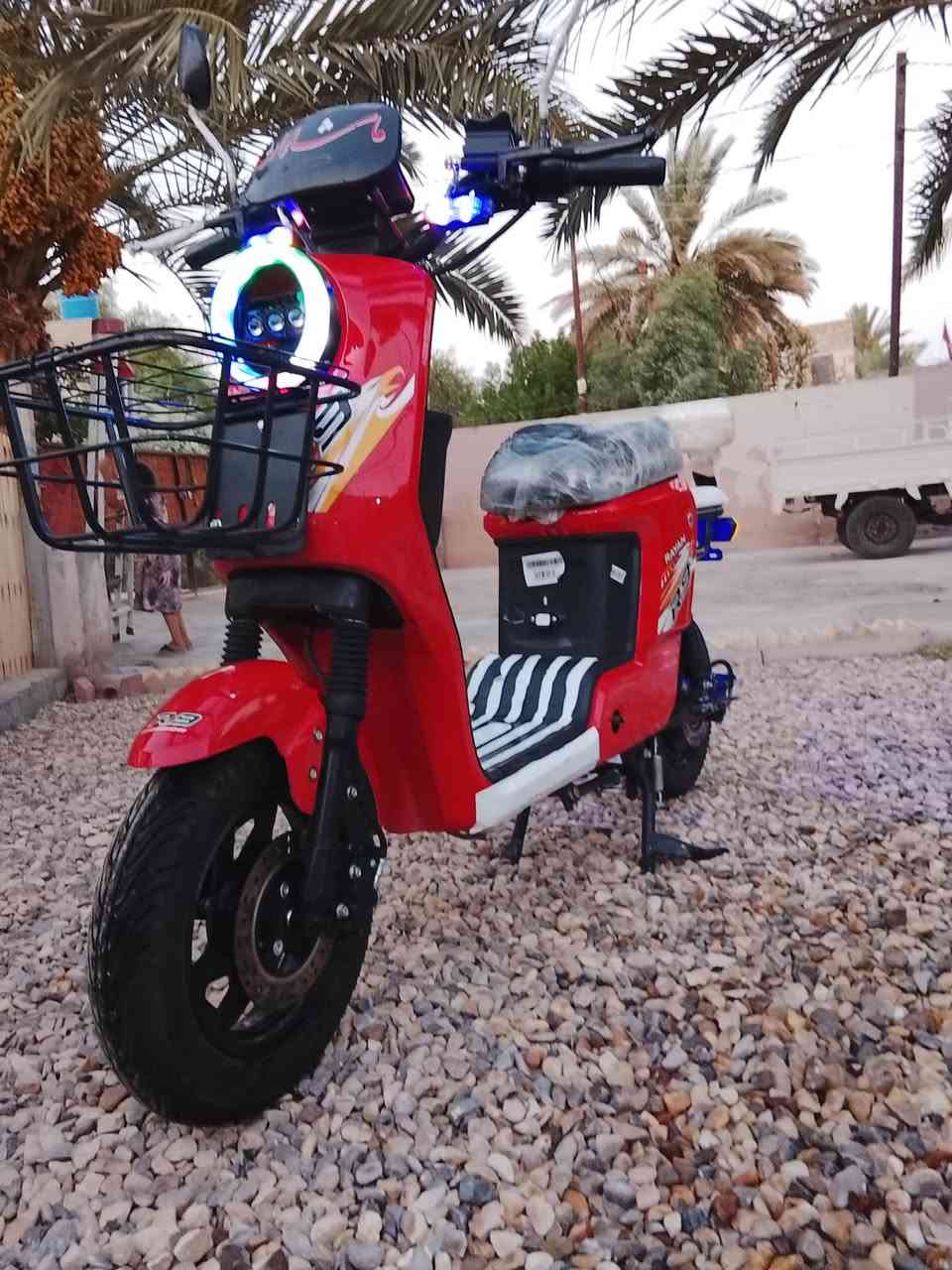 🉐سلام عليكم  دراجه شحن ار 9 اريان مديل 2026 دراجه كفاله كفرات كارتون 100% _ باتريات شركه 32 مبير  💯ملف 1500 حقيقي شاحنه شركه دراجه جديده كارتون ماخذها صارها شهر عندي  كشنات مقلفه.  3 سرع دراجه
🉐   

اضائه. بك 👌🏽🆕🎵..... ( سعر 525)  وبيها مجال تواصل واتساب (***********) مكان مابين شطره ونصر
