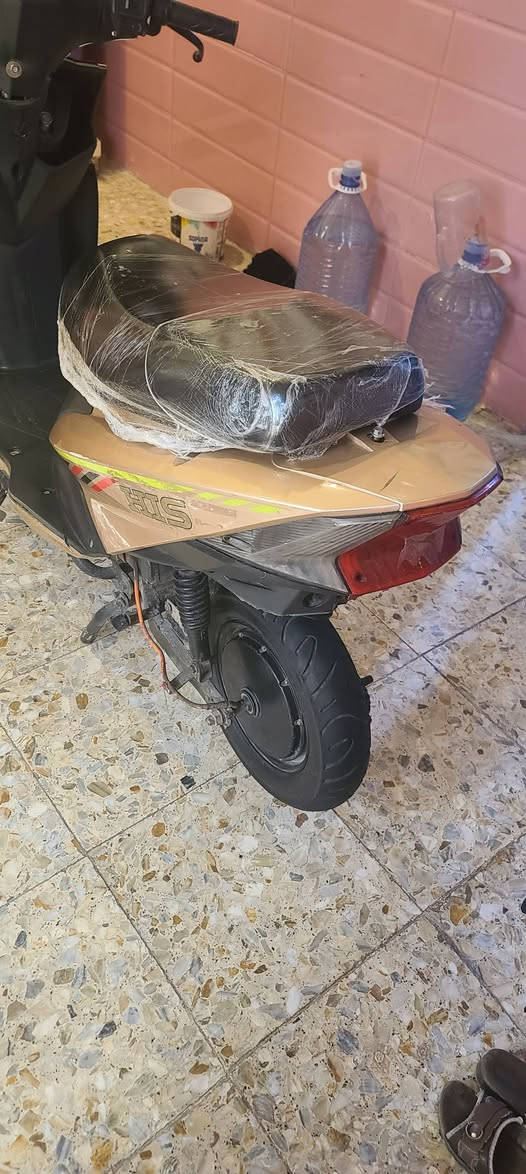 سلام عليكم
دراجه لبيع شحن سكنس 
٥ بطاريات .. ملف نحاس 
كهربيات كله شغاله 
السعر ٤٠٠ وبيها مجال حك الجيه 
العنوان ... البلديات حي التراث 
رقم الهاتف ... ***********
