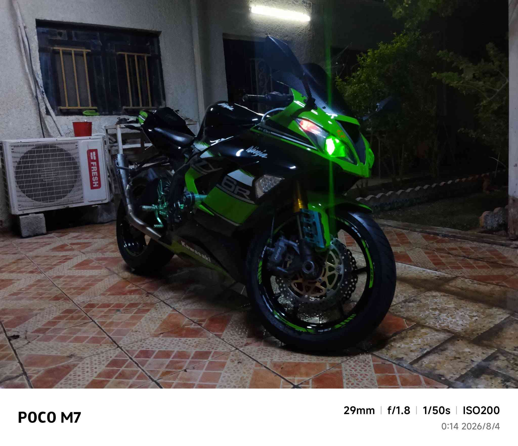 السلام عليكم  zx6r2016 بدون رقم الدراجه مكفوله محرك ما مفتوح على وضع الشركه  مكاني الصويره توصيل بغداد موجود السعر خاص بسبب اكو ناس عطلات والي ما يشتري لو يحب يسولف لا يدخل وتحياتي للجميع 
*********** اتصال
*********** واتساب
