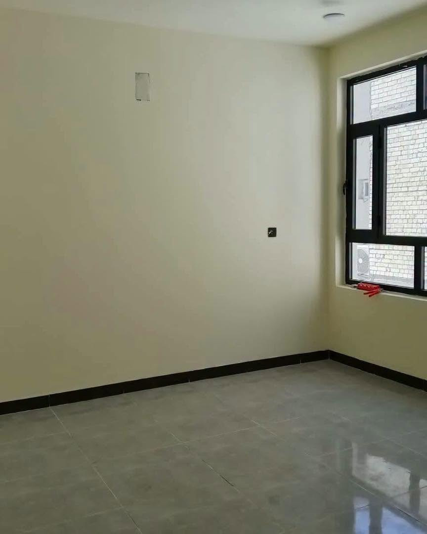 بيت 125 متر للبيع 🏠

الواجهه 6.25 متر 
النزال 20 متر 

ملك طابو صرف 

يحتوي على استقبال ومطبخ وهول داخلي و5 غرف نوم 
وصحيات عدد 3 وبيتونه وسطح 

بناء  حديث 2026 

العنوان :: حي الجهاد :: الاساتذه :: خلف الاربع شوارع 
منطقه راقيه وكامله خدمات 

السعر والاستفسار الاتصال *********** 📞📞مكتب الشهم للعقار
