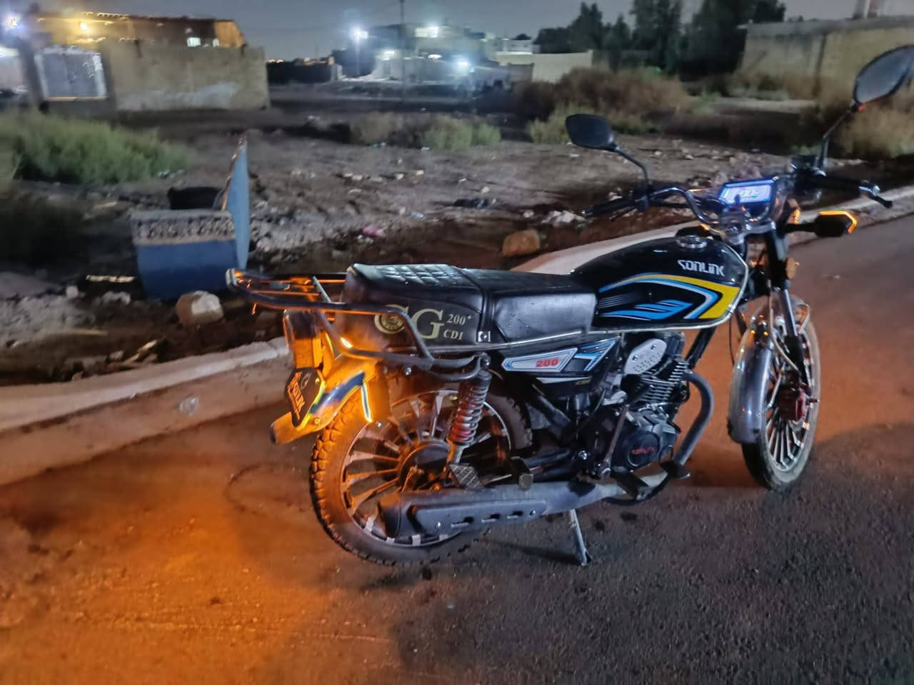 سلام عليكم دراجة ايراني 26 نزلته قبل 3تشر 4 دراجه مال بيت ماشيه 2000 دراجه بمعنى لكلمه نضافه فول محرك 200 العنوان بغداد شعب جمعيات السعر 950 وبيه مجال 
*********** متواجد خاص وهاذ رقمي
