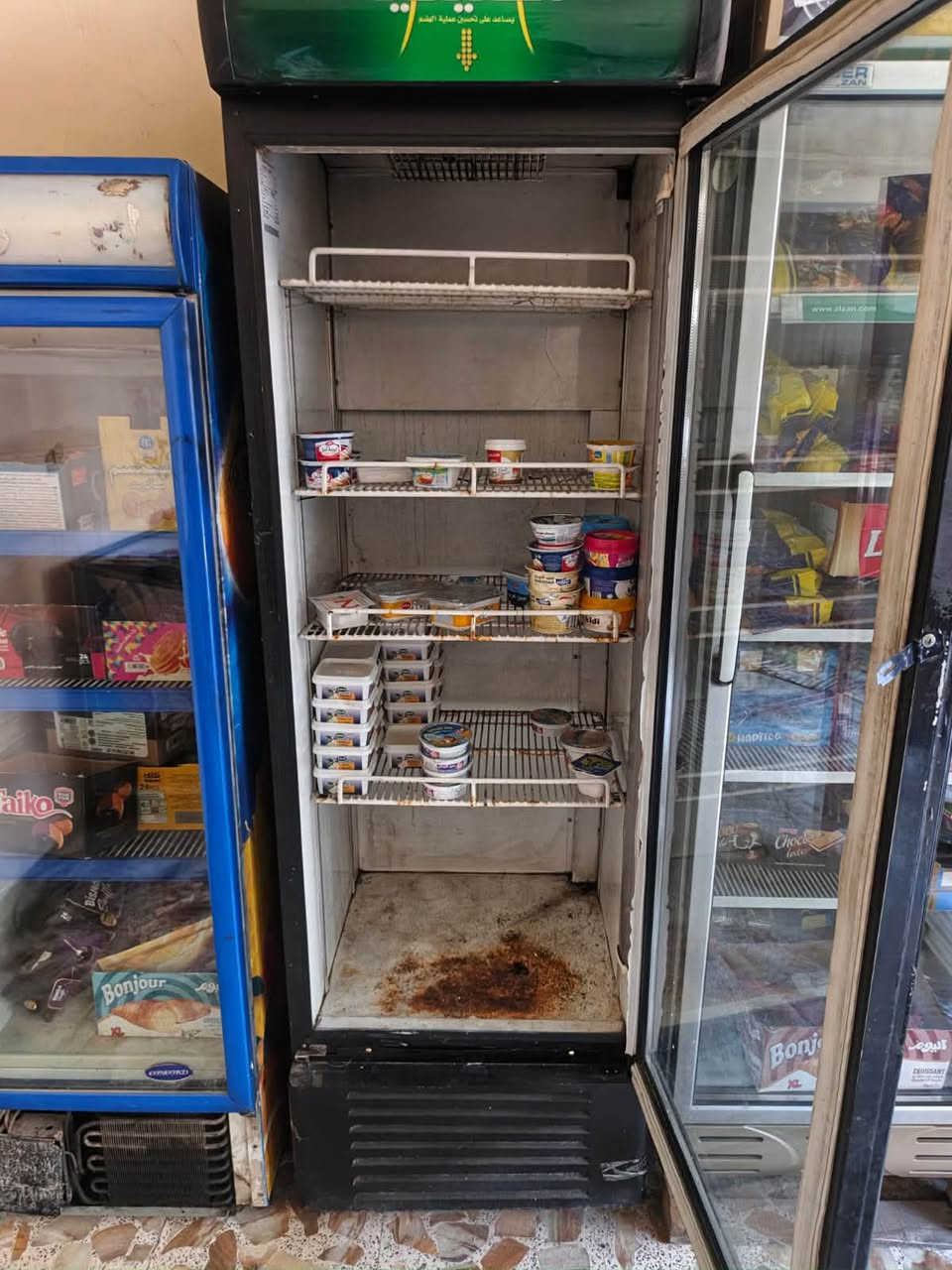 عارضات تركي للبيع نضيفات غير مفتوحات استعمال قليل مكان بغداد مدينه الصدر ***********
