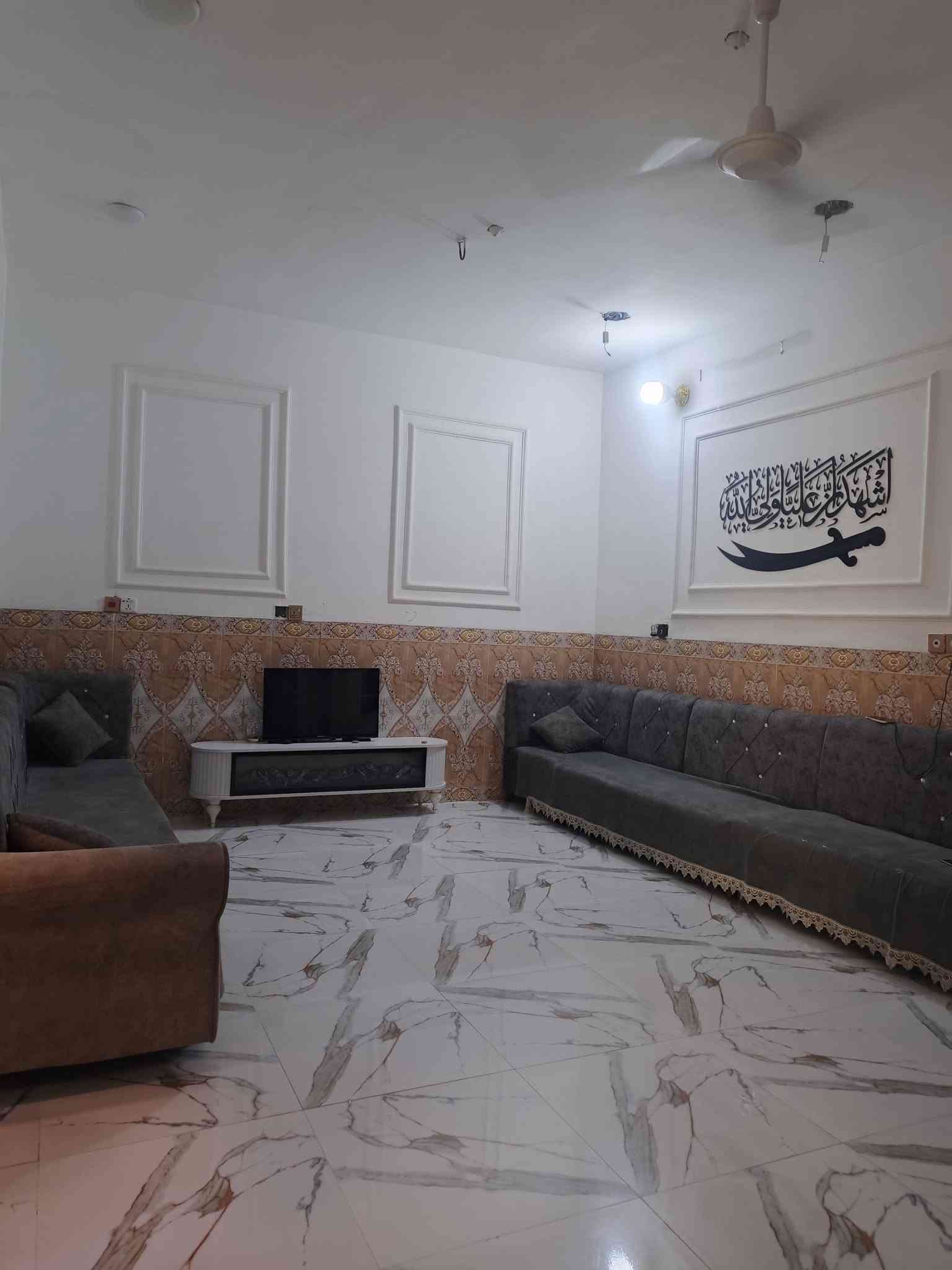 دار للبيع المساحه ٢٠٠ العنوان شارع طليبات بيت حديث جاهز للسكن للاستفسار الاتصال ***********
