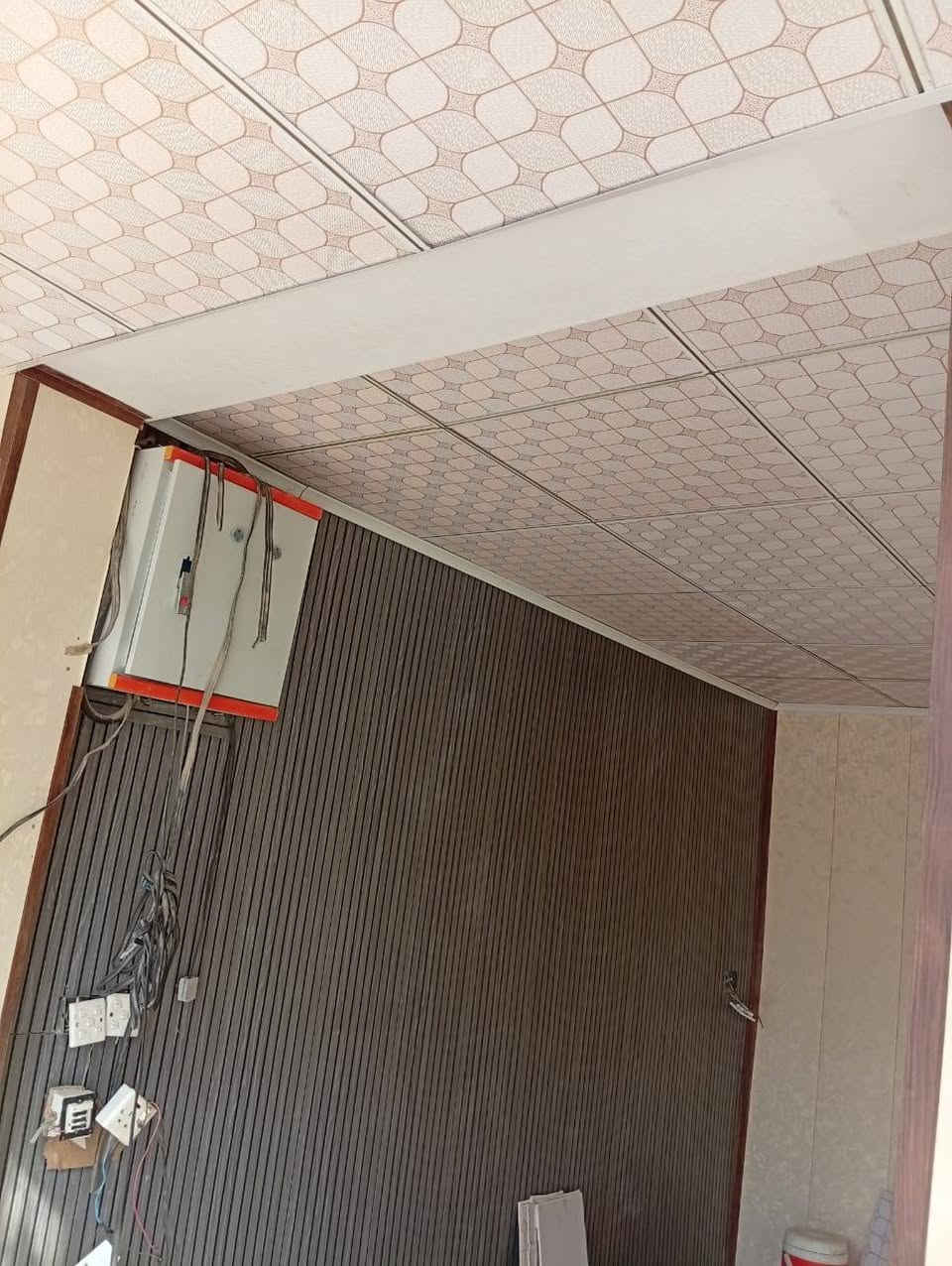 السلام عليكم خلفه سقوف ثانويه مربعات اشرطه شغل ليزر درجة اولى ***********

نص مكتوب في الصور:
- POCO C75 27mm f/1.8 1/50s ISO125 18/8/2026 31°55'19"N 44°27'50"E
- شرج طوخ 154 ابيض مموج 132-1 ريشه ذهبي سعفة طوخ وردة ابيض كبير اكس طوخ سعفة طوخ سعفة فاتح نقاط ماتح تقسيم طوخ دوائر طوخ دوائر ابيض تقسيم طوخ وردة اسود وردة طوخ