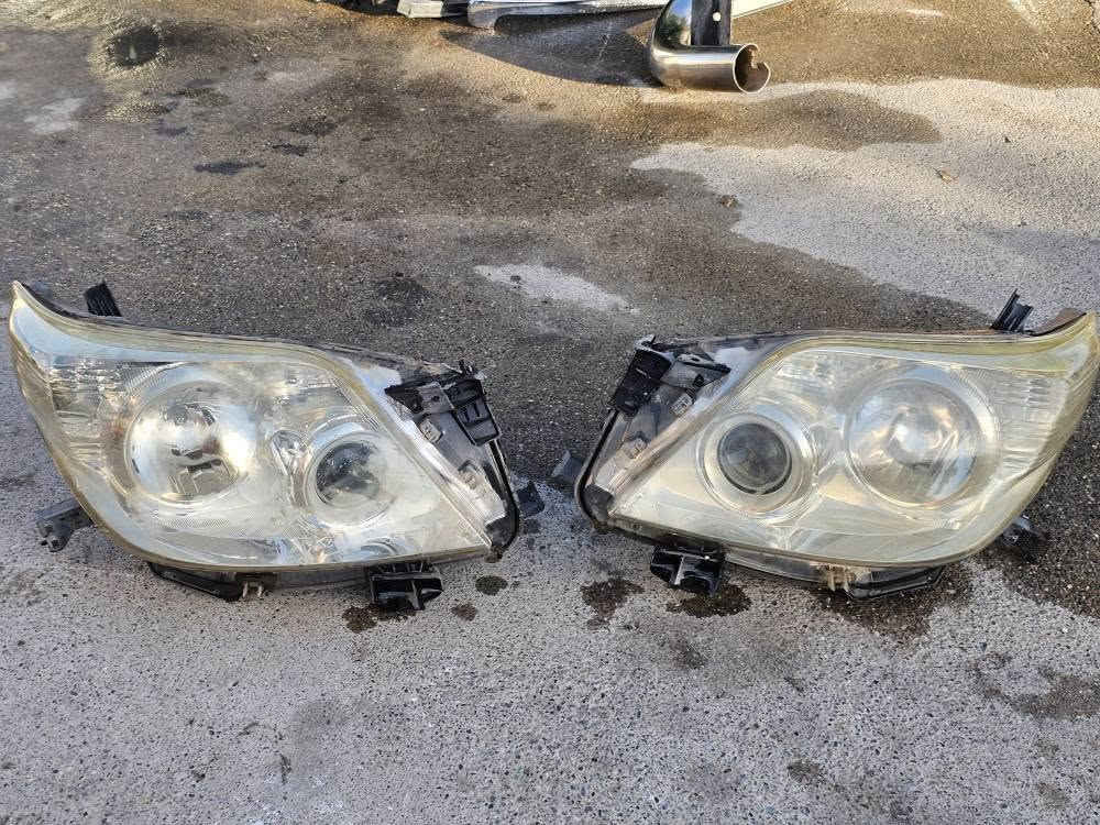 ئەم ئەشیایانە بۆ فرۆشتن ئەشیای تۆیۆتا پڕادۆ مۆدێل ٢٠١٠ ئەشیاکان زۆر پاکن شکاوی و درزو شتیان پێوە نیە سمێڵی دواوە وەک سپۆرت نیکلی پێشەوە لەگەڵ عەتەری لۆک دو لایت دەعامی پێشەوە بە کاملی شوێن بلاجکتۆر و لیدەکانیشەوە ئەشیاکان کامل پاکن لەسەر شکل گۆڕان داگیراون. ..شوێن نزیک پیرەمەگرون  
***********
*********** السليمانية, العراق
