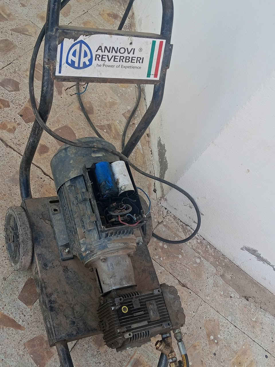 غراض غسيل كامل شرط بس نصب واشتغل كلهن ماركات المولدة شرط نگرة سلف مضخه المي ألماني ضغط الهواء ألماني     المكان جنوب الموصل التواصل على هذا الرقم 

***********
