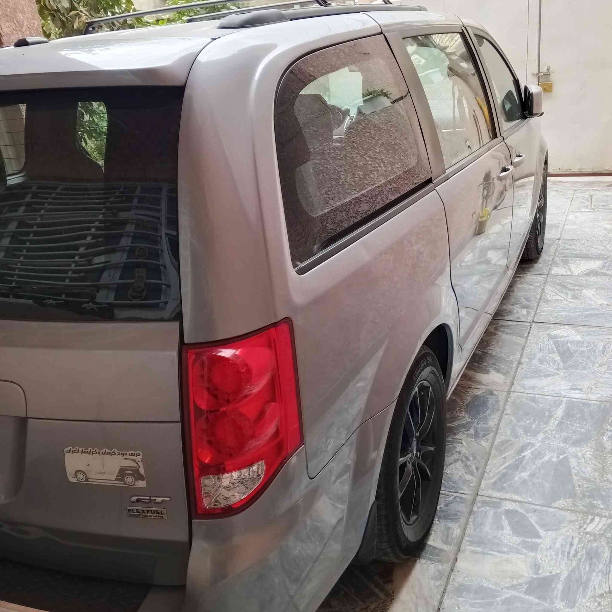 السلام عليكم دوج كرفان 2019 GT
ماشية 143
وارد امريكي حادث بدون ايرباك 
3 قطع تبريد 
تشغيل عن بعد 
تحكم ابواب وصندوك كهربائي
كشنات بلع تحكم كهرباء
السيارة فول احلة من الصور وماغاسلهة بترابهة صورتهة
مكاني بغداد الامين الثانية 
رقم الهاتف ***********
السعر 190
