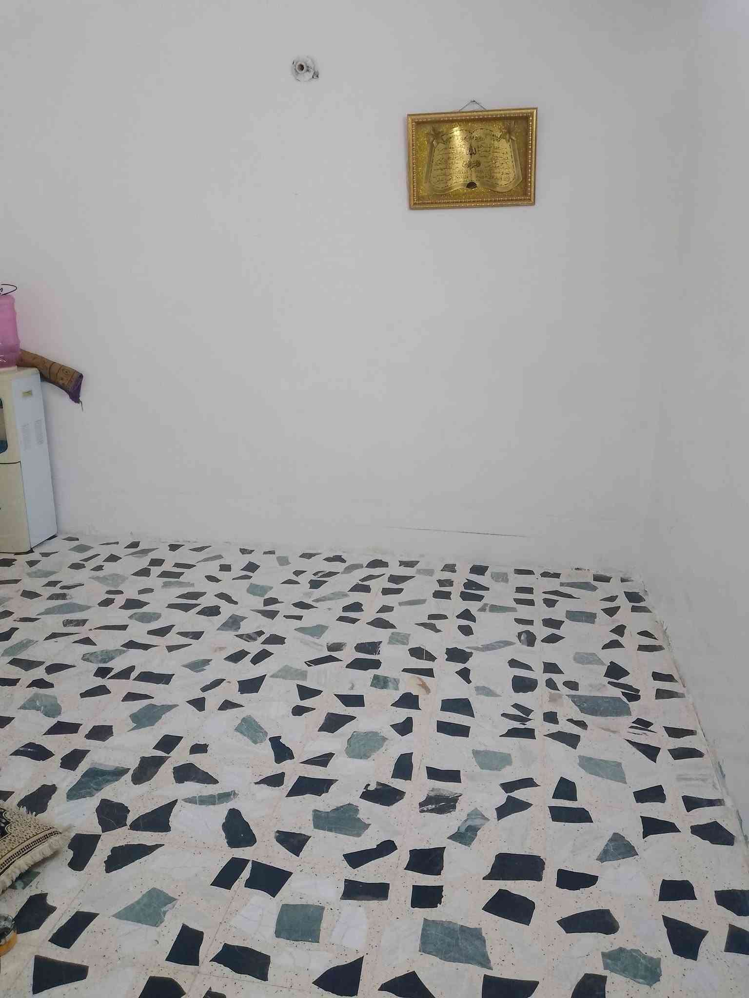 ياالله دار للبيع المساحه 200 زراعي غرفتين ومطبخ وستقبال ومنور البيت جاهل من كولشي المكام بغداد هاتف ***********
