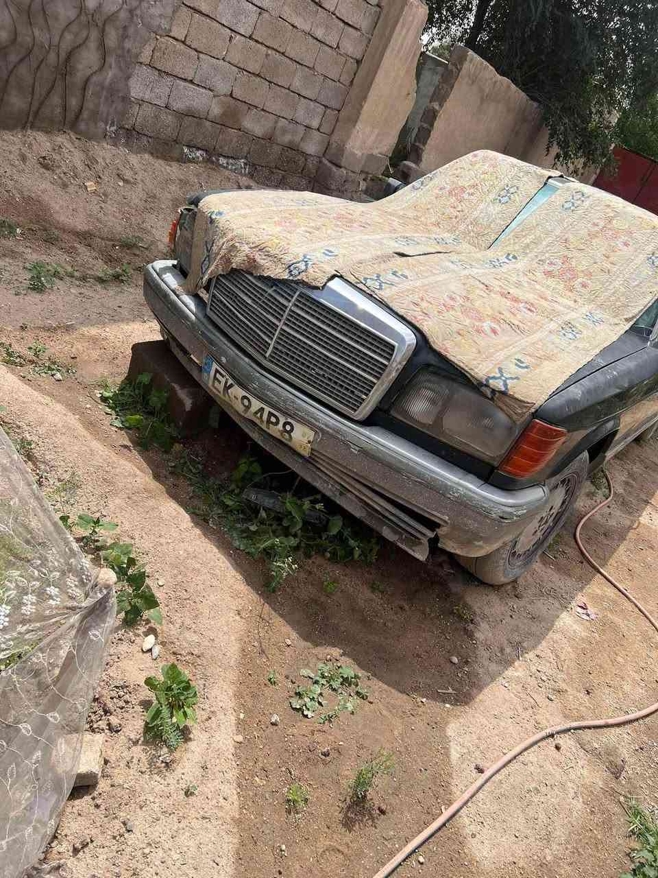ثنينهن للبيع وثنينهن نفس التفاصيل اخوان المحركات بيهن كرنك ثنينهن 
وحده اصوليه وثانيه نقل جثه 
ابيع كوم حديد يعجبك اهلا وسهلا ما يعجبك اعبر المنشور 

📌 النوع: [مارسدس جامبو ]  
📆 الموديل: [88 رئاسي والثانيه 1989 ]  
🎨 اللون: [اسود كذاب  ثنينهن ]  
⚙️ المحرك: [محور 3000 vvt]  
📄 الأوراق: [ رقم انبار مكفوله بس راعيها ماعرفه سنويه منتهيهه مشروع وطني كفاله من سرقه ومن الامور القانونيه  والثانيه ادوات مكفوله من سرقه ]  

محرك بي كرنك ثنينهن    
جاهزة للفحص تجي وتشوف ب عينك 
تخم تاير كهربائيات شغاله حداديه 70٪؜ 
السياره على ايدي صارله اكثر من عشر سنوات 
غرفه نظيفه موضحه بلصور 

💰 السعر: [28 وبيها مجال ]  
📞 للتواصل: [***********] الزبير, البصرة
