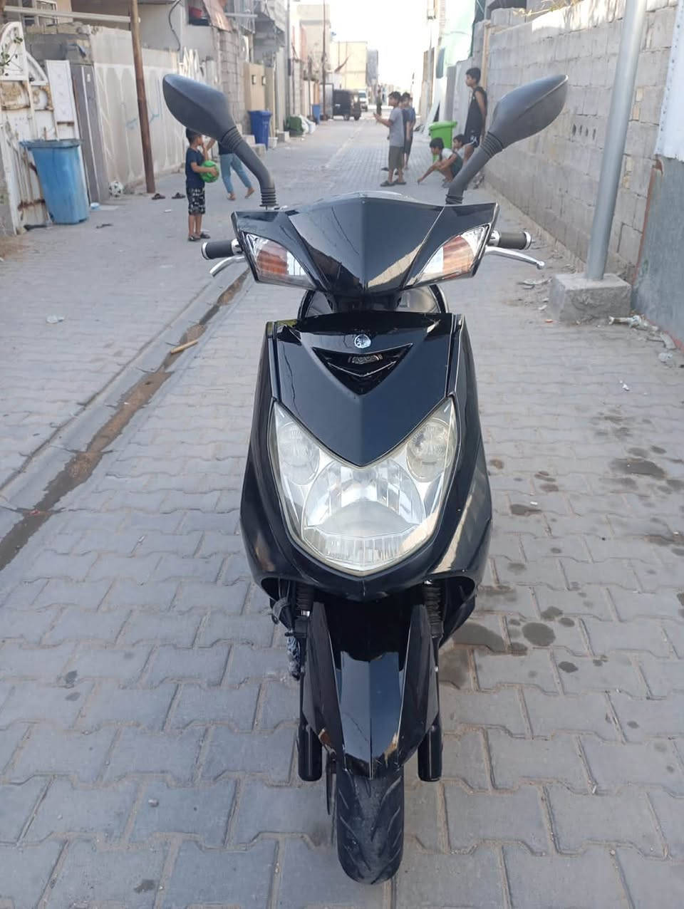 سكنس فحل  نوزل خطين للبيع مفتوحه مبدل زنجيل بس كلشي شغال بيها تايرات جدد سعر800وبيها مجال. مكاني الحسينيه الراشديه ***********
