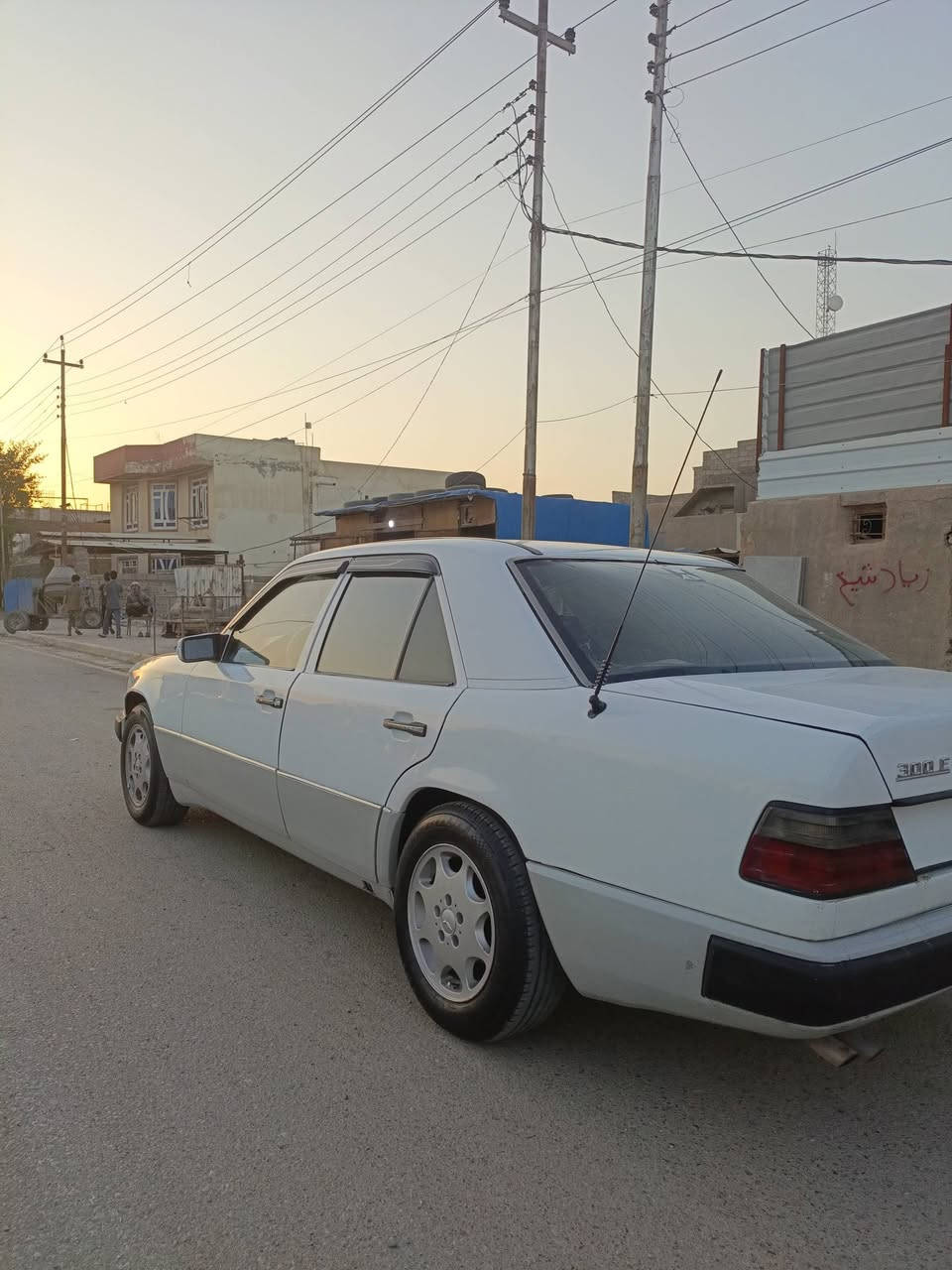 يع مارسدس دب كير محرك شرط بطه تخم تاير جديد صدر امامي خلفي جديد سيارة كله شرط مال جناي غرفته حلوه  رقم الانبار شرعي مسافر ابيع هاذ الموجود اتكفل سرقه وعشاير السعر 27 وبيها مجال مكان صلاح الدين سامراء رقم ***********
