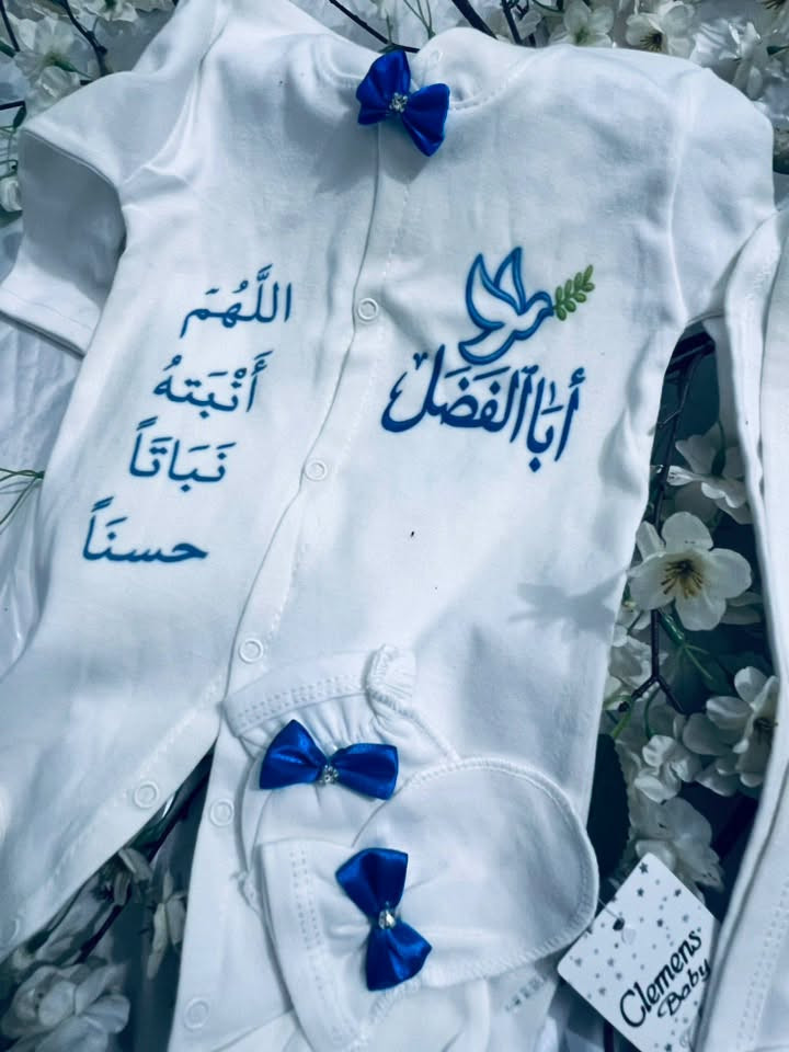 ✨ هدية لا تُنسى لمولودكِ الجديد أو لأحبائكِ.. تميزي معنا بأروع إطلالة للبيبي! 👶🎁
✨ سيت حديثي الولادة – 7 قطع متكاملة
🧸 مصنوع من قماش قطني 100% درجة أولى، ناعم ولطيف على بشرة البيبي.
💖 والأحلى؟ نطبع اسم الطفل حسب الطلب حتى يصير السيت مميز وفريد.
✅ تقدرين تفحصين الطلب أمام المندوب قبل الاستلام بكل راحة.
⏳ #عرض خاص لمدة 24 ساعة فقط والكمية محدودة.
📦 للحجز والاستفسار:
📩 راسلينا على الصفحة
📞 أو عبر واتساب:
+964 774 906 7801
