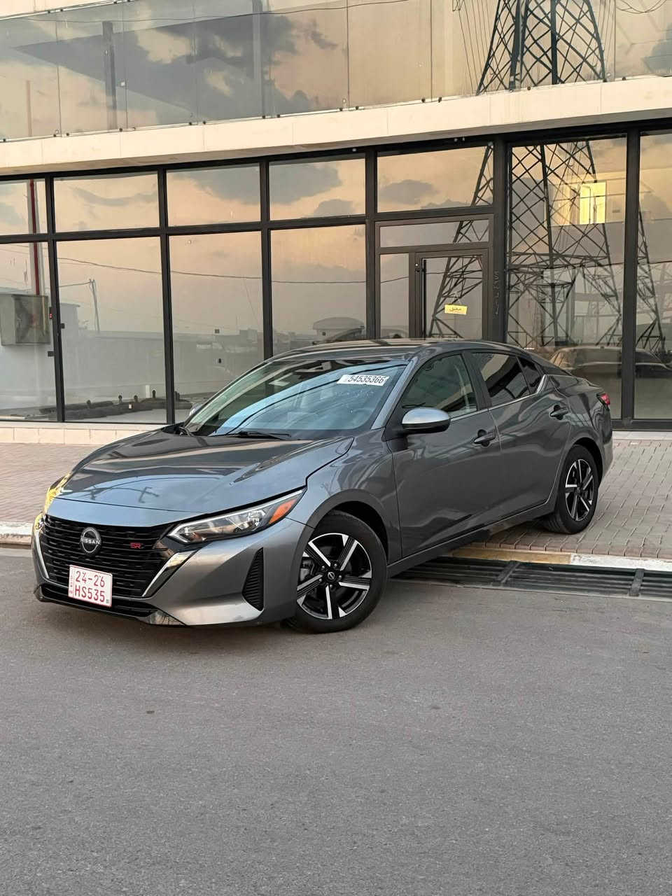 � للبيع نيسان سنترا موديل 2024 SV
🔹 مواصفات SV:

* محرك 2.0 لتر، 4 سلندر
* جير Xtronic CVT
* دفع أمامي
* جنوط ألمنيوم 16 إنج
* شاشة لمس 8 إنج
* Apple CarPlay وAndroid Auto
* تحكم من المقود
* تحكم مناخي أوتوماتيك مزدوج
* مفتاح ذكي وتشغيل زر
* مثبت سرعة ذكي
* كاميرا خلفية
* نظام تحذير النقطة العمياء
* تحذير الاصطدام الأمامي
* تحذير مغادرة المسار
* تنبيه حركة المرور الخلفية

🔧 حالة السيارة:
الحادث فقط الدعامية الأمامية مكسورة وتم تصليحها وإرجاعها بدون صبغ.

💰 السعر: 128 ورقة
والسعر بيه مجال بسيط.

📋 الترقيم: أربيل أو دهوك، والمشتري عنده 90 يوم للترقيم.

📞 للاستفسار: ***********

📍 العنوان: الموصل معرض شمال
