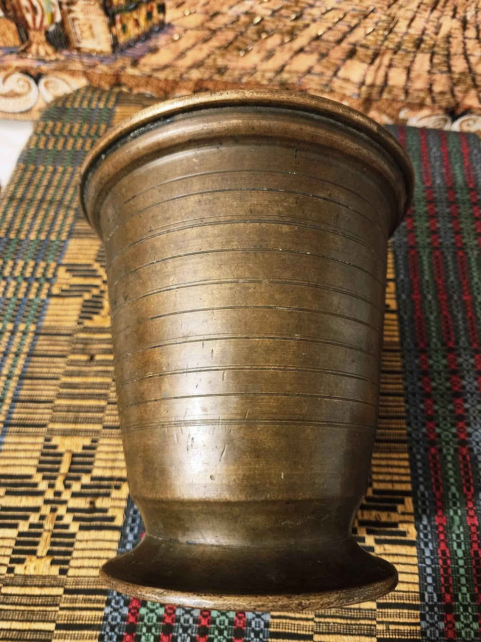 هاون بغدادي ارتفاع 18.5 نضيف جدا للاستفسار خاص ويوجد توصيل ***********
