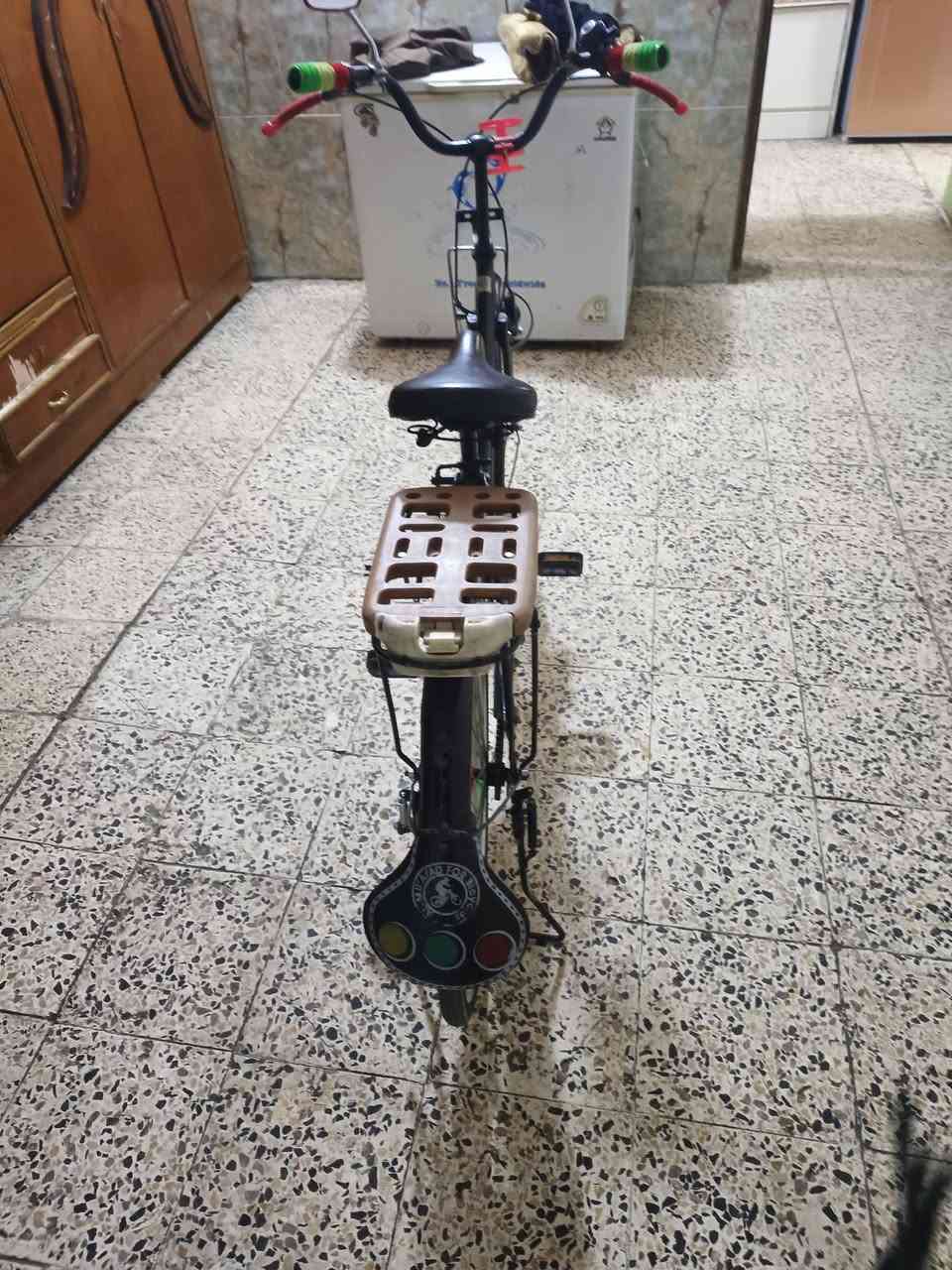 السلام عليكم 
بايسكل للبيع تواصل ***********
