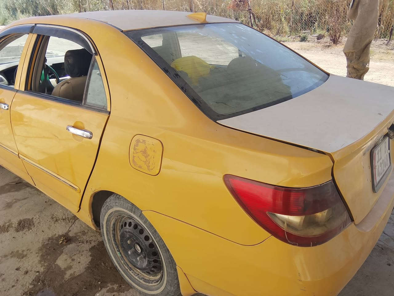سلام عليكم بي وادي f3سياره محرك كير كفاله كير عادي بدون ضربه بس كشره بيها طخطخات خفيفه مكفوله من ضربه القويه مصفره هيئه وغرامات رقم بغداد باسمي ***********
