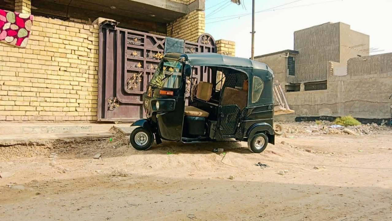 السلام عليكم تكتك 21 شهر 8 سنويه رقم بغدا  بسمي بعدني ما مستلم لوحات بيها ضربه ع كد شبر يم الباب فقط ما بيها لا صبغ ولا غير ضربه عارضها ب 7700 وبيها مجال قليل مكاني حي البتول ***********
