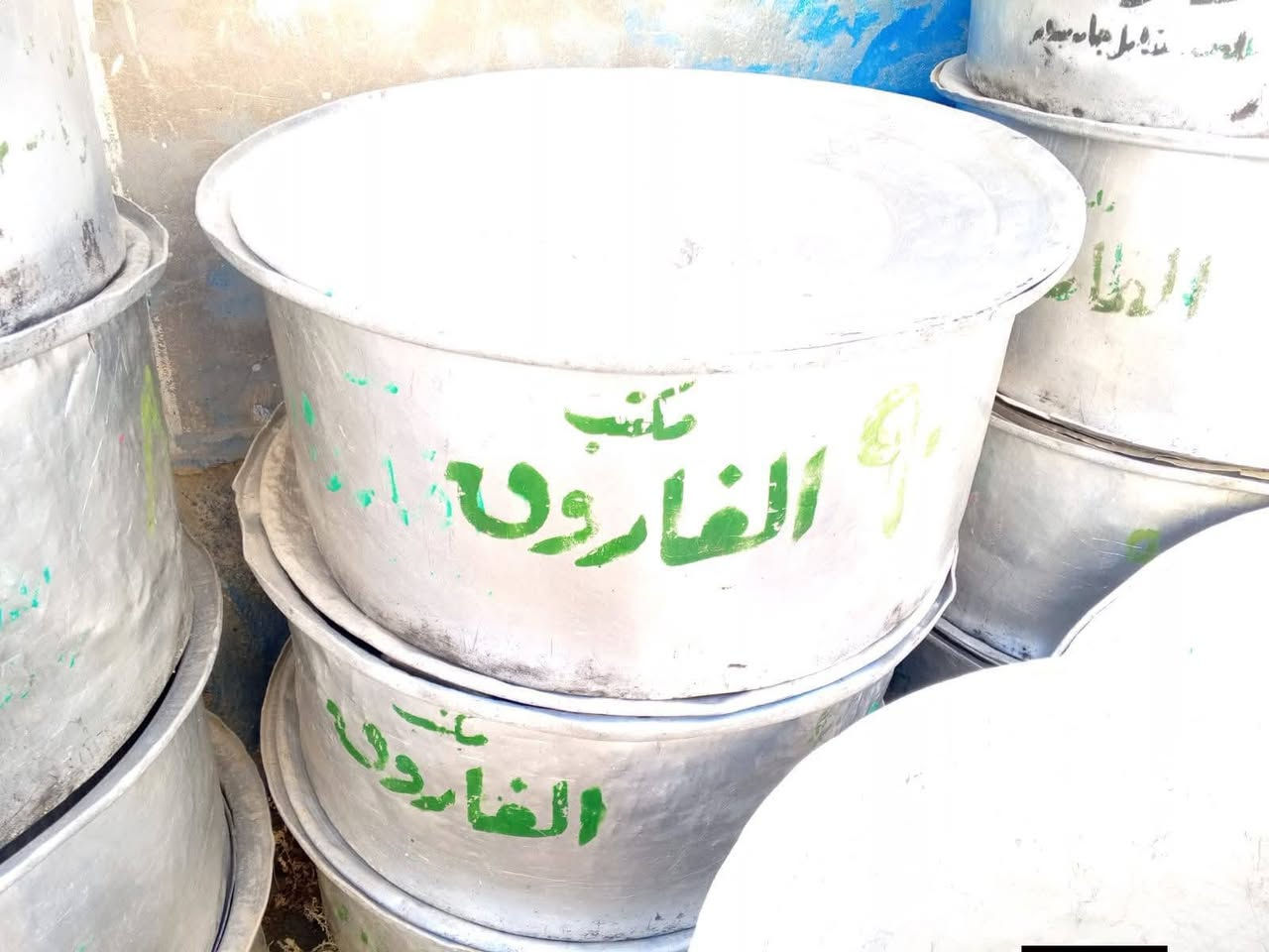السلام عليكم يوجد غراض للبيع المكان الرمادي للاستفسار الاتصال على الرقم التالي بي واتساب ***********
