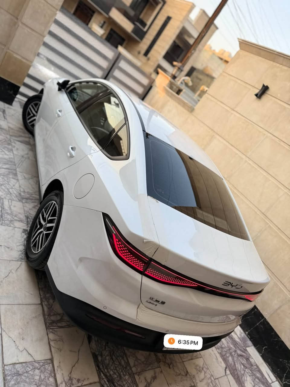 السلام وعليكم
للبيع BYD SEL5 
هايبرد 2025
رقم سليمانية
ماشية 18000km

المواصفات:-
بصمه 
بصمة الواب وصندوق
تشغيل عن بعد
كارت تشغيل
كشنات جلد 
تحكم استيرن 
للايت ليد وزنون عدسة
شاشة 
بلوتوث 
منافذ امامي خلفي تايبسي
درايف مود انضمة قيادة
اشاير مري
بكلايت ليد 
حساسات خلفي
ويل كب كروم 
عدة كاملة
شاحن اصلي

السيارة مكفولة كفالة عامة
بدون صبغ بدون بارد وصبغ
رقم سليمانية تحويل ثاني يوم
اي استفسار تعال خاص او اتصل
***********
عنوان بغداد حي الخضراء
