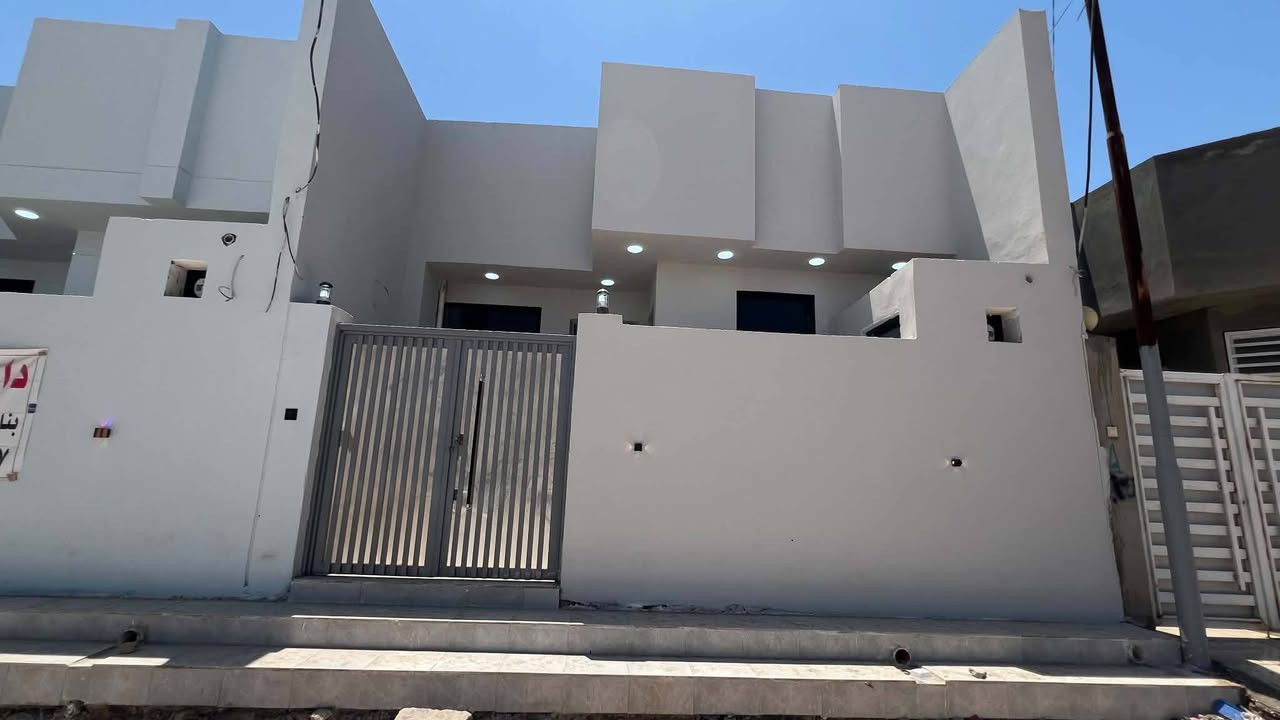 دار سكن للبيع
طابو زراعي سند 25 مشمول بالتطويب
ديوانية طريق السنية السياحي 
داخل مجمع توحيد العفلوگي 
بداية شارع المركز 
يقع على شارع ١٥ M رئيسي 
بناء حديث غير مسكون 2026
المساحة 140 M 
طابق واحد كونكريت مسلح 
يحتوي على... 
غرف النوم عدد 2 ماستر / صالة / استقبال / مطبخ 
مجمع صحي عدد 3 
للاستفسار
                         مراجعة
مكتب مهدي العتابي للعقار ديوانية الجزائر مقابل فندق برج الامراء
*********** مهدي العتابي
*********** حيدر الفتلاوي
***********
