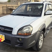 🚗 للبيع توسان موديل ٢٠٠٩  ✅ مكينة ٢٠٠٠ دوش ✅كفاله عامه بس الباب الخلفي...