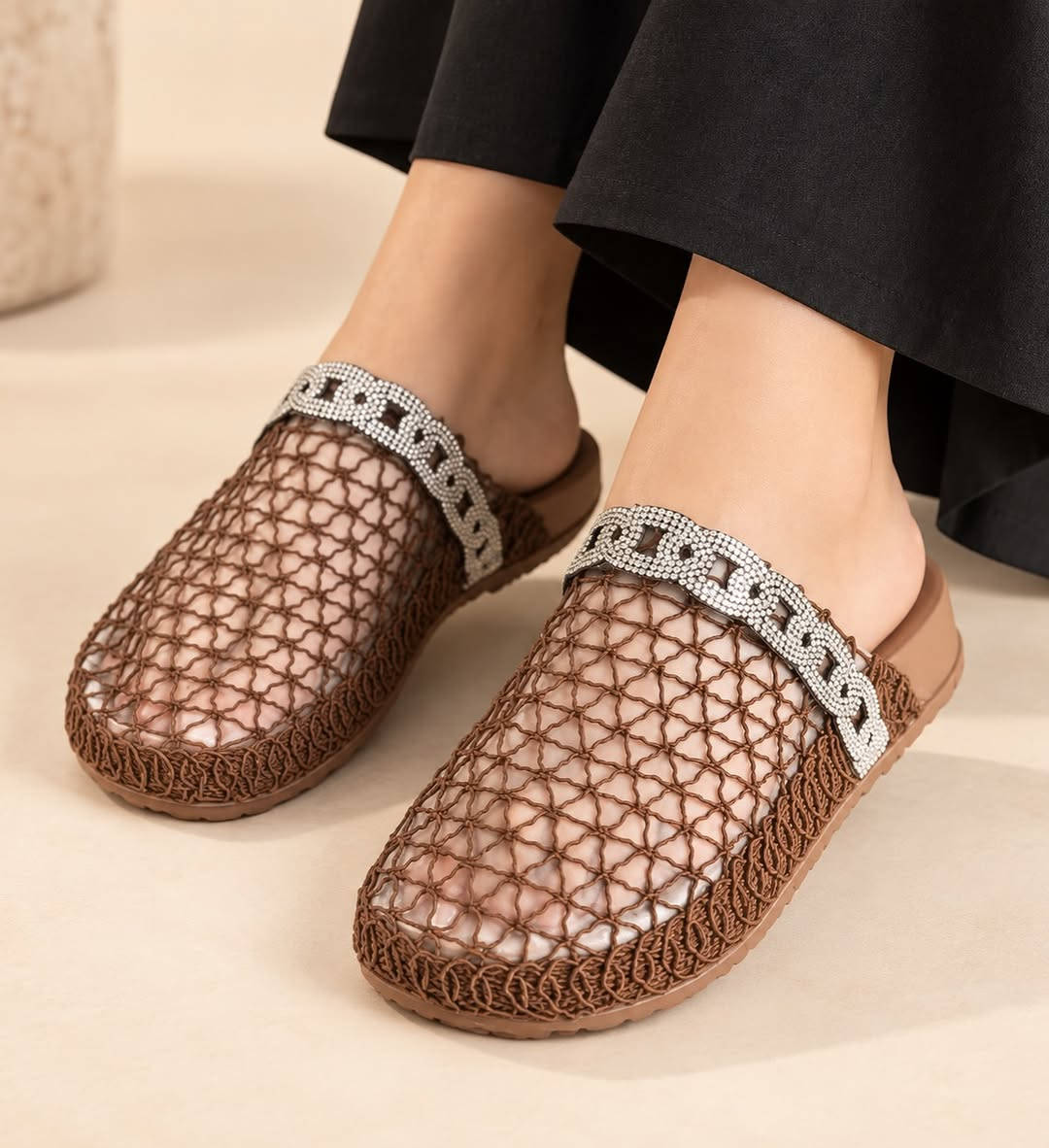 𖠑 👛 𝒎𝒂𝒓𝒊𝒍𝒚𝒏-𝒌𝒂𝒓𝒃𝒂𝒍𝒂 👠𖠑  جـديد مارلـين 
 🎀كـونـي مميـزة مـع مارليـن 🎀
تصنيـع خاص براند مارليـن 

SIZ: 37-38-39-40-41
السعر : 10,000 دينار 
مـع الـتوصيل مجانـااً داخل كربلاء 
_____________________________________
عـنوان مارلـين بلتفـصيـل : 
🔹كربـلاء - حي الـبلديـة
🔹شارع الـنـهر او رعـد الشـوك 
🔹قـرب قاعـة شهـرزاد 
🔹مقابـل بناية شركة آل حلوه 
🔹مجاور صالـون 
__________________________________

حجز الاوردرات واتساب للمفرد : ***********
__________________________________
🚛 التوصيل متوفر لجـمـيع محـافضات العـراق 🚛
▪️توصيـل داخـل جميع احياء كربـلاء مجاناً🔥
▪️ اقضية كربلاء والمحافظات (3,000 ) دينار
