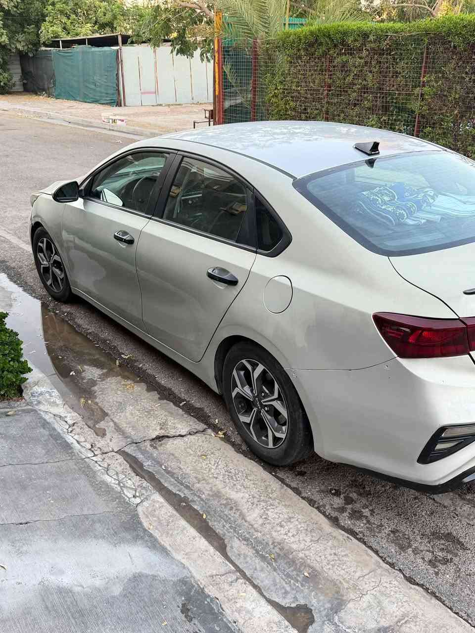 سلام عليكم 
كيا فورتي موديل 19 مصبوغه حزام
حادثها جاملغ خلفي وقبق جنطه وبنيد
ايرباك ستيرن 
كير at 
معوقين بعد 5 ايام تصير حره
95 وبيها مجال قليل مستعجل ع بيع 
مكاني بغداد
 حي الجهاد 
***********
