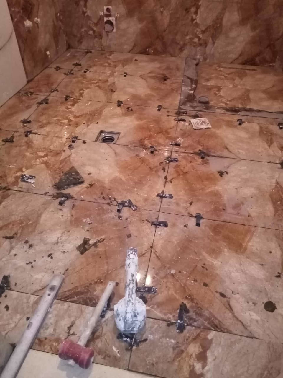 كادر متفرغ حاليا بأقل الأسعار لشغل السراميك والمرمر ت *********** علية واتس
