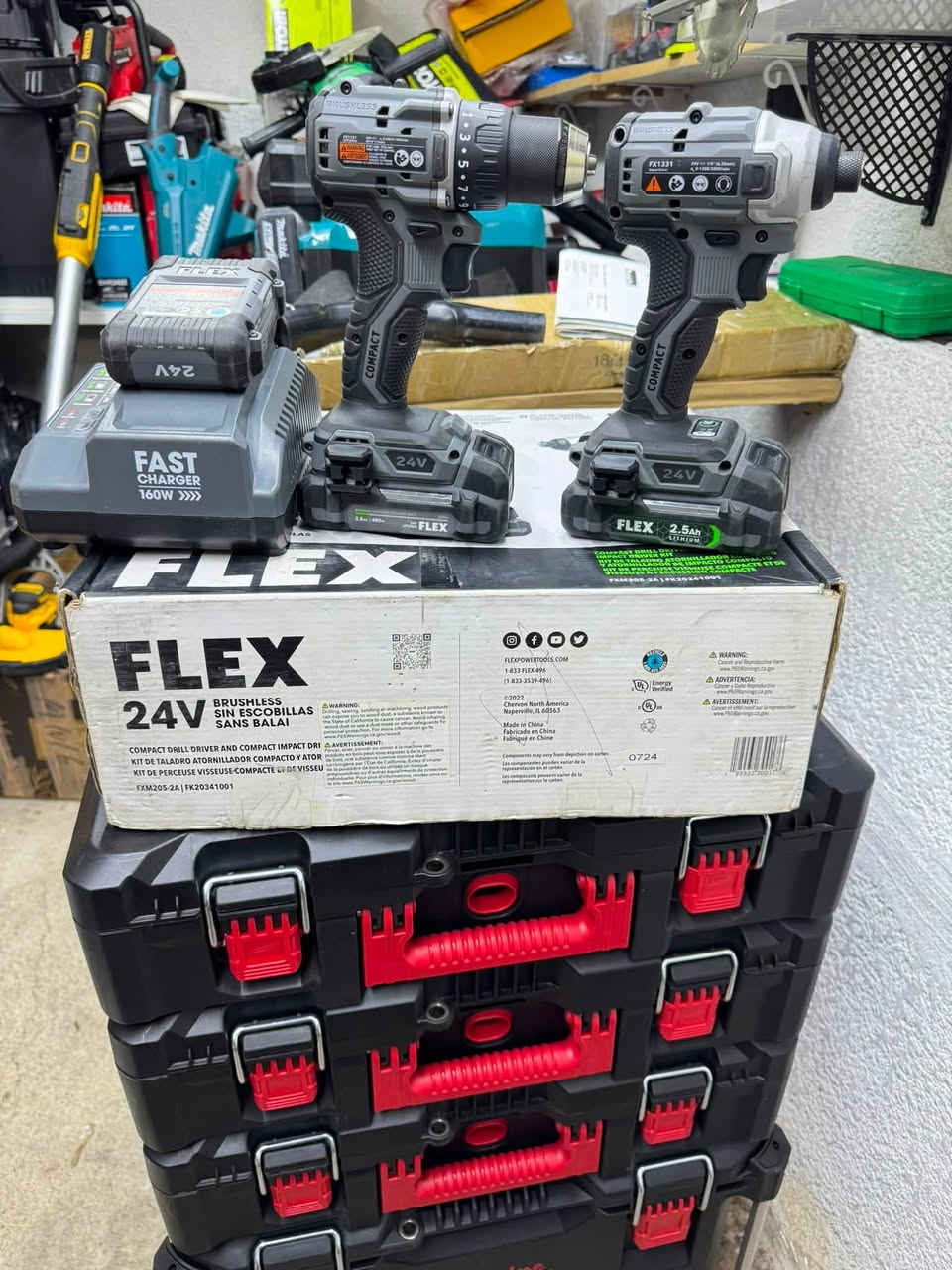 سلام عليكم اخوان
متوفر كت FLEX فليكس امريكي مستخدم كلش قليل بعده جديد 
3 بطاريات وشاحن فاست جارج 
الشراي ايراسلني او يتصل 
توصيل متوفر 
*********** واتساب
