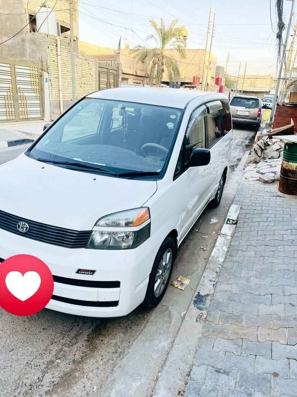 السلام عليكم  تيوتا فوكسي مديل 2000اصل  7راكب  مكينه 2400 مكينه  وكير تخبل شرط 
رقم جديد انكليزي ذيقار 
مشروع وطني 
راعيه موجود تحويل ثاني يوم 
هزه  جديده قبل شهر  
حداده  100/100
تبريد ثلج منضومه جديده🥶
سياره  فقط  بيه رش بلمداكر  الخلفيه بصيطات   والباقيه بلشرط  سياره  نضيفه احله من  صور شرط سياره جاهزه للشغل رسمين 
عنوان بصره الامن داخلي
للستفسار ***********
سعر93 البصرة, العراق
