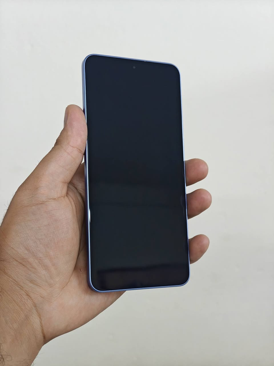 السلام عليكم شاومي 13t برو ذاكرة 256gb رام12 
يجي بمعالج قوي +MediaTek Dimensity 9200 يدعم الألعاب الثقيلة ببجي 120 فريم شاشة AMOLED حجم 6.67 بتردد 144Hz كاميرات خلفية بدقة 50 ميجابكسل Leica وتصور فيديو 8K بطارية 5000 مللي أمبير شحن 120W يشحن بالكامل خلال 19 دقيقة تقريبا مقاوم للماء والغبار IP68  
الجهاز مكفول و نظافته مثل ما امبين بالصور 
السعر 380 الف 
المكان بعقوبة 
*********** خاص او واتساب 
‏
