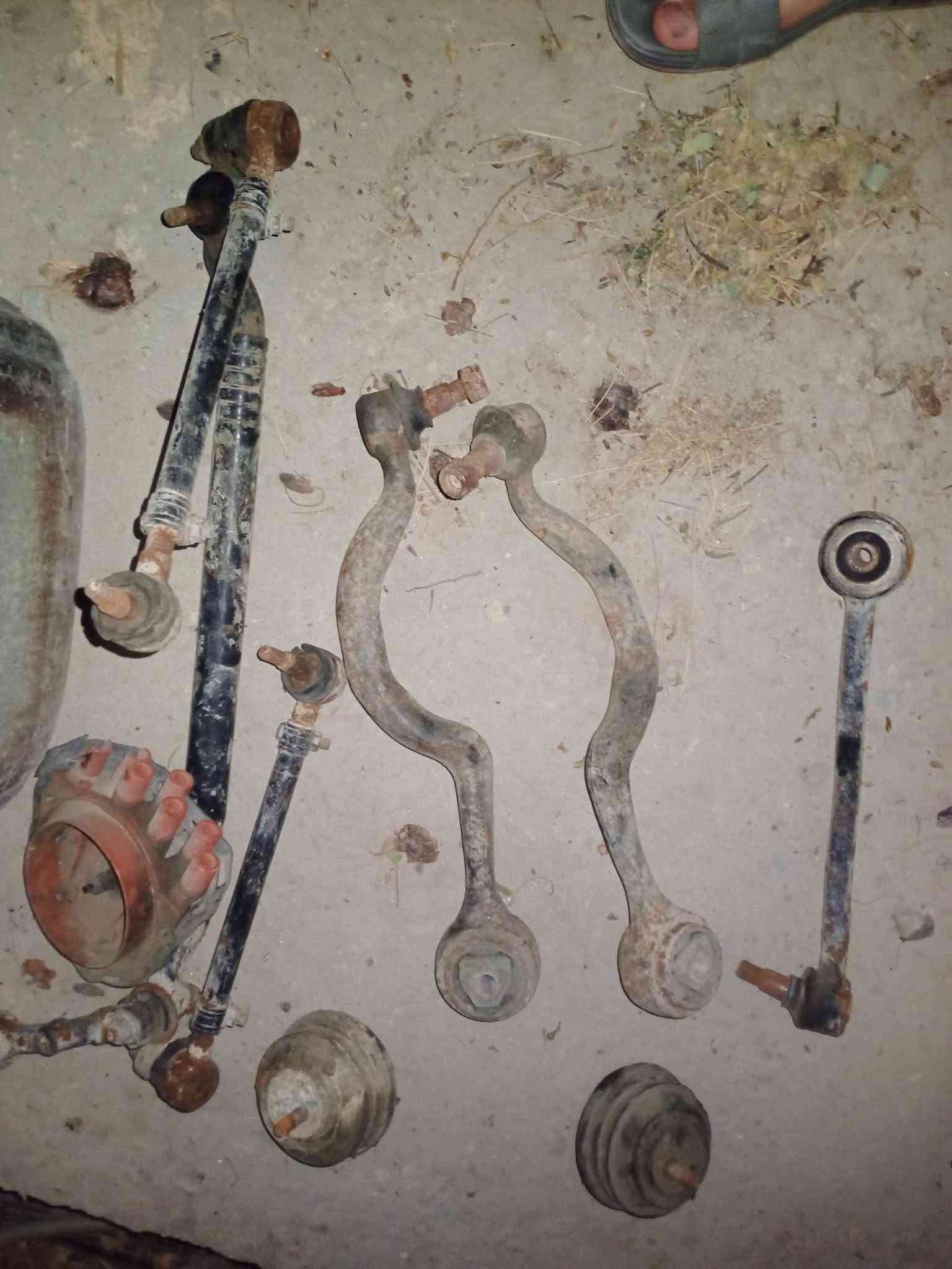 قطع غيار سيارات • للبيع • واتساب