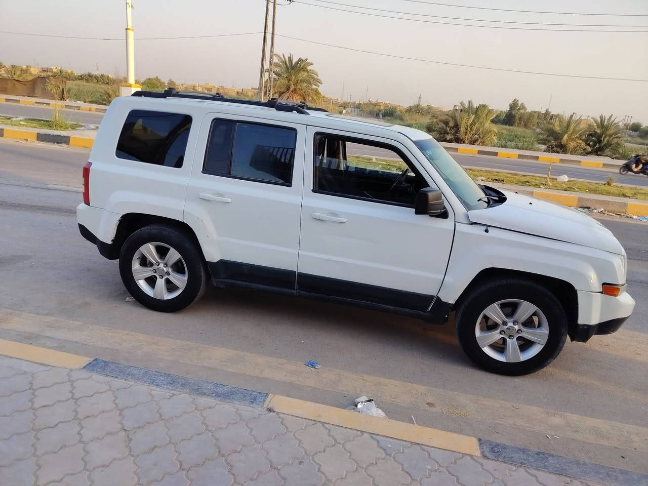 جيب موديل 2013 كير ومكينه و اصوليات مكفولات (مكينه جديده) حداديةجديده شاشه وتحكم ستيرن ومثبت سرعة وفتحة قمارة فور ويل ملغي انطيكياه ويه السياره باسمي السنويه تبريد بيه ليك فقط للبيع فقط بدون مراوس سعر 80 وبيه مجال . اما باقي السياره شوف العين شخوط البدي . للتواصل ***********
