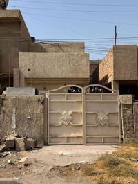دار للبيع المساحه 100م حي الجهاد الامانه شارع 15 رصيف3م يحتوي على مدخل...