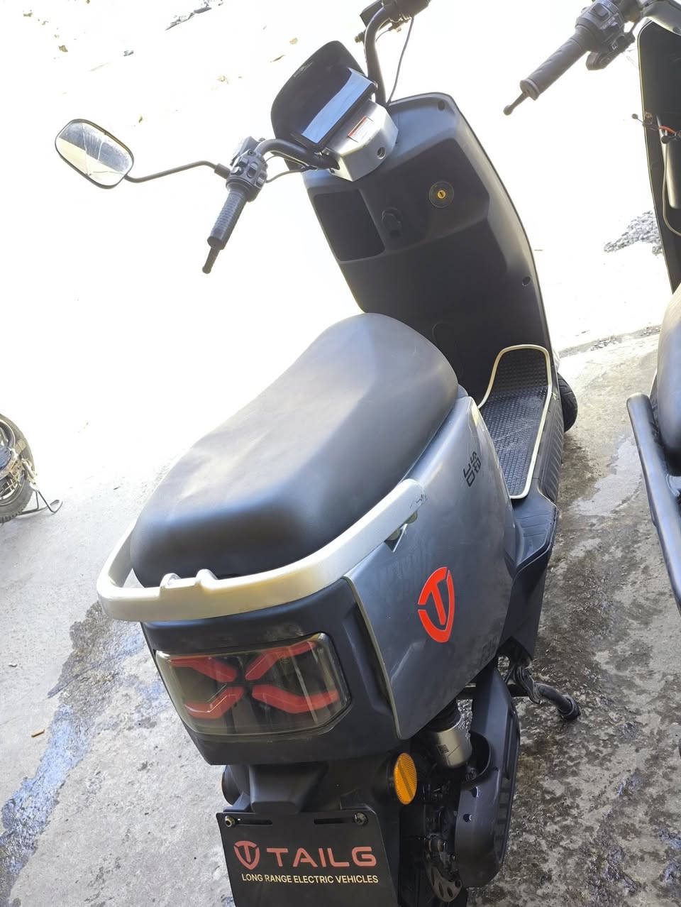 ماطور تايلج 
بطاريات 10او نص 
سرعه 54
نضيف 650بي مجال بسيط 
رقمي ***********
