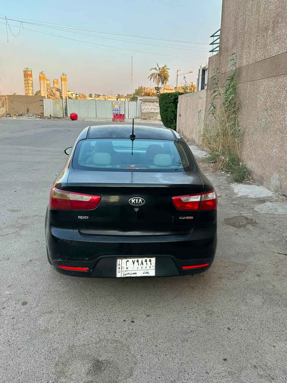 السلام عليكم
كيا ريو 2014 امريكي للبيع سياره بيها 3 قطع صبغ بنيد جاملغات اماميه بدون دواخل او لغود 
مكينه وكير جدد  تبريد ثلج 
السياره بأسمي تحويل مباشر 
عارضها ب83وبيها مجال 
مكاني بغداد اليرموك اربع شوارع 
***********
***********
