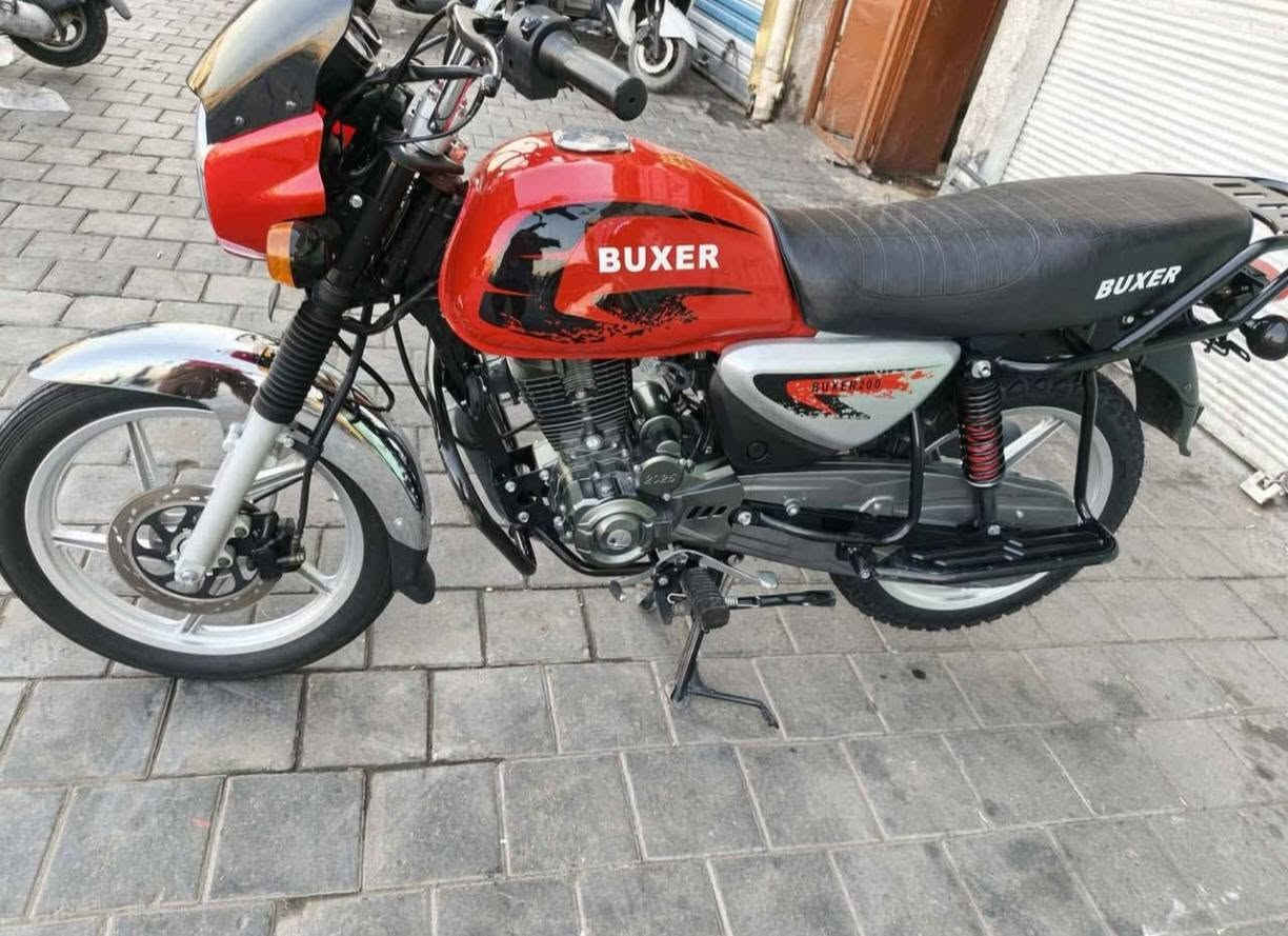 سلام عليكم دراجه بوكسر سته وعشرين مكينه ميتين سيسي درجه نضيفه كولشي شغال بيه كلوب ثلجي مكينه ما مفتوحة عله أيدي الدراجه نضيفه مال معرض رايدهه 1250
 أوراق سكنر بيهه مجال حك الجيه عنوان بغداد محموديه ***********
