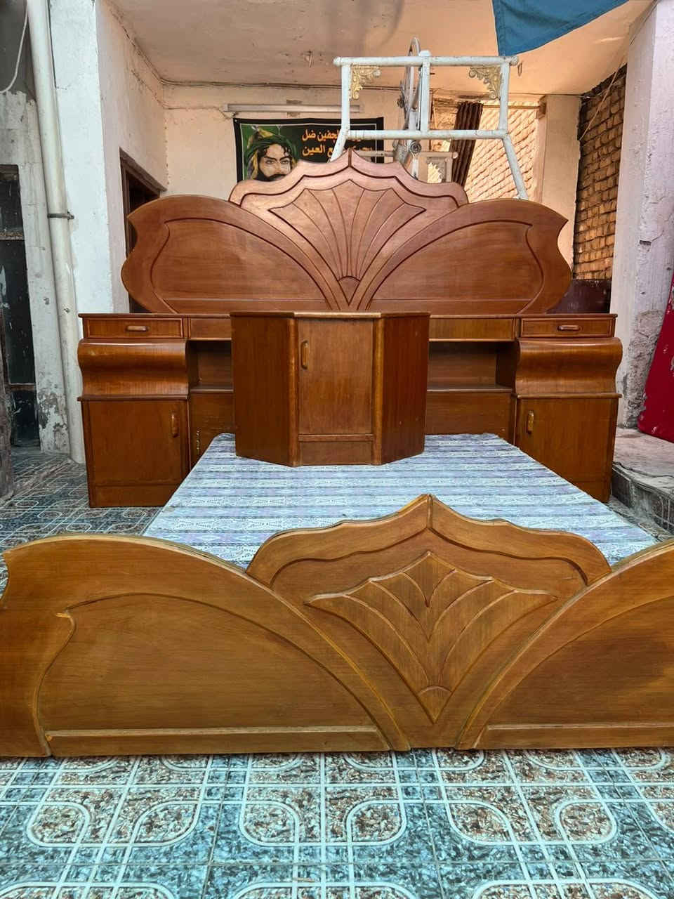 غرفه نوم ام السته طابقين مستعمله داخل وخارج صاج ضهر جرجوبه خمسه ملم ميز هديه مع طابوريه عنوانه كوت حي الجهاد شارع النجارين نجارة ومعرض الحجامي الاتصال او مراسلة الصفحه سعره مع الشد والنقل علينه داخل الكوت ***********
