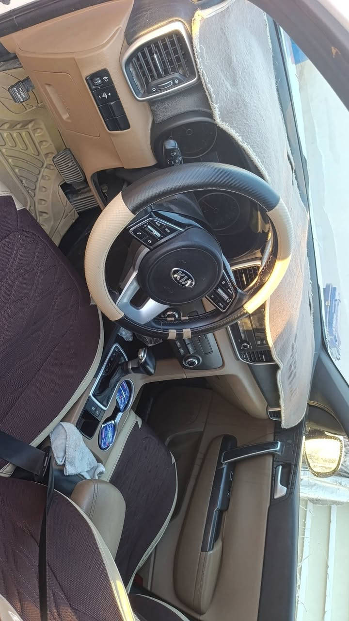 السلام عليكم للبيع كيا سبورتج 2019 خليجي مكفوله عدا بارد بسيط بدون صبغ رقم اربيل . مكينه وكير وحداديه وتبريد كله مكفول مكان السيارة بابل الطليعه السعر 165 وبيها مجال ***********
