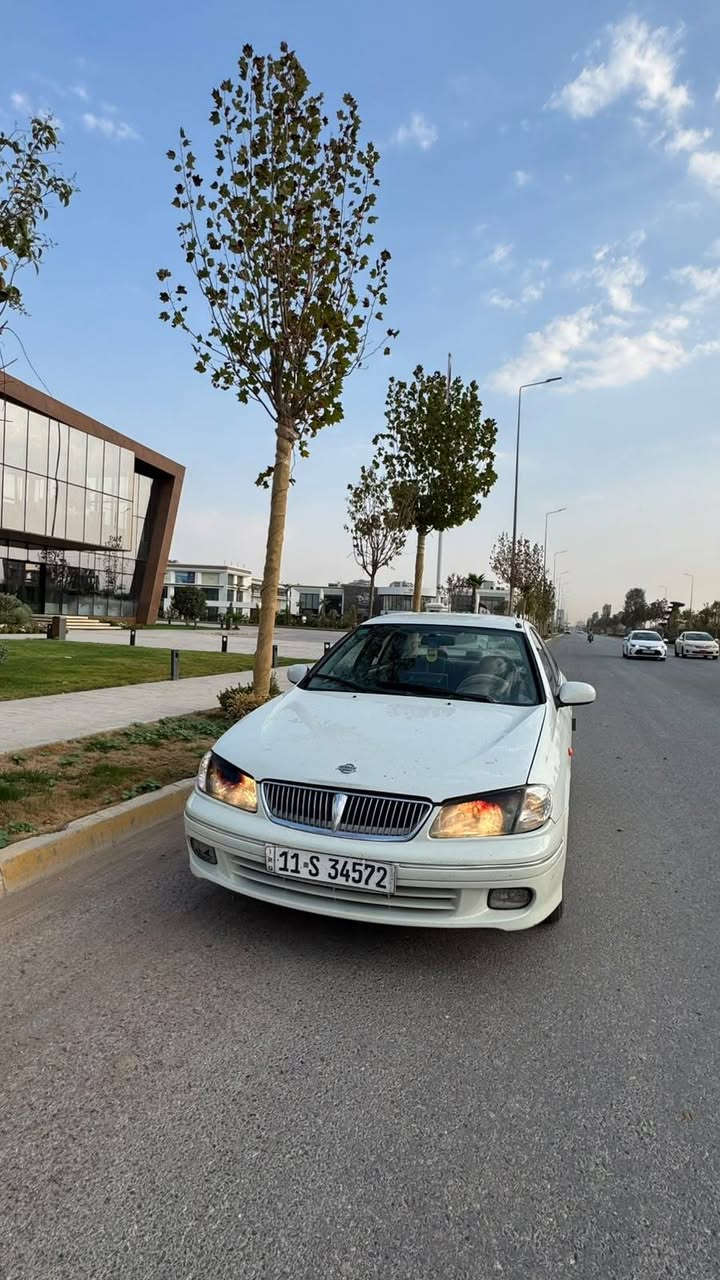 موديل 2002
سعرها 63 
#مصبوغه_عام_تغير_لون 
من اصفر الى ابيض صبغ يخبل 
تبريد ثلج 
شاشه كامره 
كير اوته ماتيك 
صدر نص عمر 
تايرات نص عمر
كهربائيات كلها شغاله فول 
هزه جديده رقم بغداد بأسمي تحويل او كاله
مكاني بغداد الاعظميه 
مجاور ابو حنيفة النعمان 
هاتف وتساب 
ماسنجر متوفر 
***********
***********
