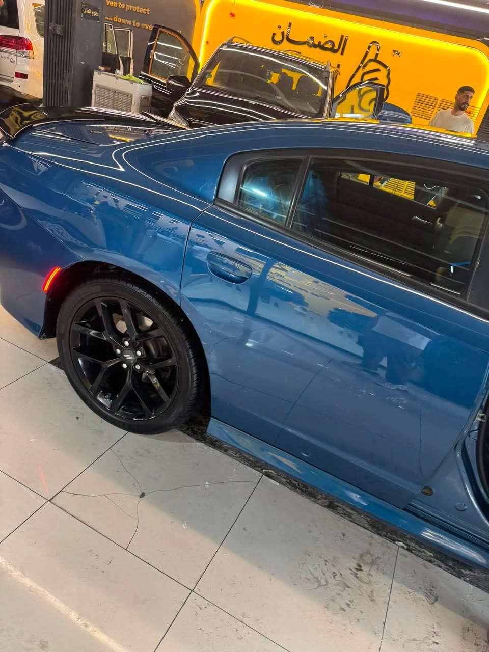 بسم الله الرحمن الرحيم 
للبيع ….. 
جارجر GT PLAS  كامل مواصفات 
سيارة موديل 2020 ماشية 84 رقمها بغداد تحويل ثاني يوم 
سيارة كامل مواصفات 
زنون زرع عدسات 
بنيد 3 فتحات 
بجم srt كبس 
حساس كامرة خلفي 
تبريد وتدفئة ستيرن وكشن جلد 
منظومة تبريد جديدة 
ادامة كامله جديدة
منظومة ماء جديدة 
صدر امامي خلفي جديد  
بوليش جديد على السيارة 
شاشة كار بلاي 
دبل مروحة وراديتر جديد 
سيارة كامه وجاهزه بس تشغل وتتوكل 
كير ومحرك مكفولات 
للاستفسار 
***********
مكلف بل نشر فقط 
حادثها جاملغ شواصي لغد كله راجع بلاد باب سايق تبديل 

السعر :210$
