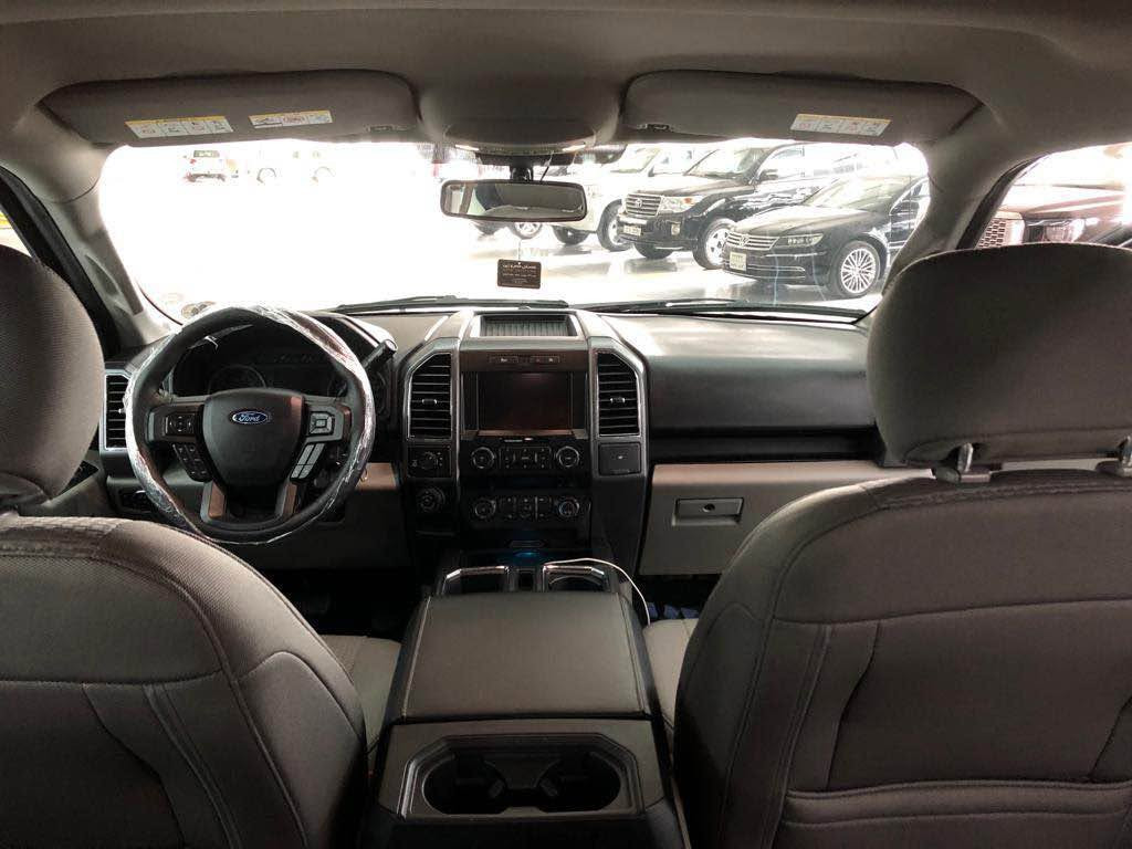 🔥 Ford F-150 XLT 2019 لجناية

🛣️ الممشى فقط 37,000 كيلومتر !! بشرط الفحص
✅ بدون حادث وبدون صبغ – بشرط الفحص
 وارد خليجي – صفر داخلة العراق

المواصفات:
• محرك V6 توربو
• ⁠رادار لمنع الاصطدام
• باب طويلة + بودي قصير ( المرغوب )
• گير أوتوماتيك
• ⁠تشغيل عن بعد
• كاميرا خلفية + حساسات
• البريك والبنزين كهربائيات، يتقدمن ويتأخرن حسب طول السايق
• مثبت سرعة
• شاشة
• تحكم من الستيرن
• بلوتوث + USB + Apple CarPlay
• جامات ومرايات كهربائية
• سنتر لوك (باسوورد) + ريموت (بصمات ثنين)
• تكييف قوي
• إيرباگ + ABS
• حساس ضغط التايرات

💰 السعر: 29,000$ 
📍 المكان: سنتر السليمانية
📞 ***********

السيارة نظيفة وممشاها قليل جداً، والفحص مفتوح من الدعامية للدعامية. السليمانية, العراق
