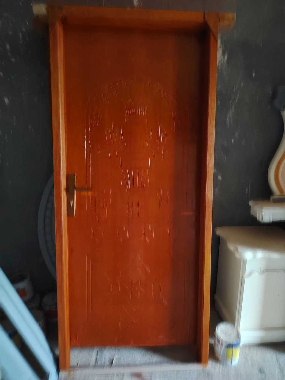 يوجد لدينا ثلاثة بيبان مع جرجوبه سعر باب و جرجوبه ١٢٥ ألف الواحد وبي مجال 
العنوان ذي قار قضاء الغراف قرب علوة الاسماك محل نجارة أثير ***********
