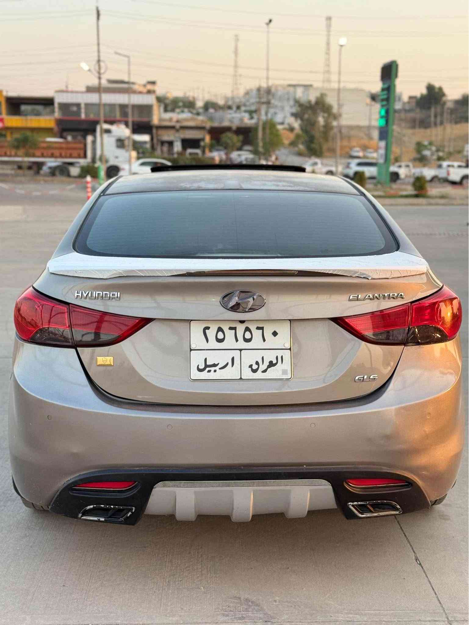 ئەلنترا مودیل 2012مەکینە گەورە فول مواسەفات دووپارچە سبوخی هەیە بی ناوگرتن گێرومەکینەو تەقەو رەقەی بەشەرتەسەنەوی 2027سحری 83مەحامەلەیە *********** *********** أربيل, العراق
