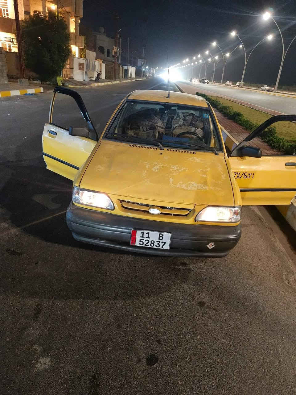 سلام عليكم  للبيع بيع مستعجل 
سيارة نقصهة فقط فيت بم جيبة شد و شغل 
كير محرك تبريد نقص بس الحار مال كمبريسر 
السيارة تاركهة الي فترة 
استفسار.  ***********
موديل 12 
السعر مليونين و 450
