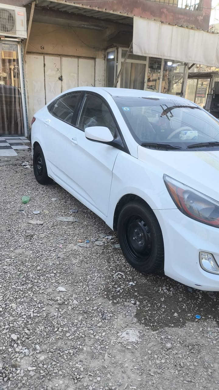 سلام عليكم  حبايبي هونداي اكسنت  امريكي  سياره الف و600 ضرر بنيد وجاملغ بي بارد بدون صبغ أما باقي لسياره كفاله عامه كير مكينه جديده مكاني بابل شراي يتصل***********
