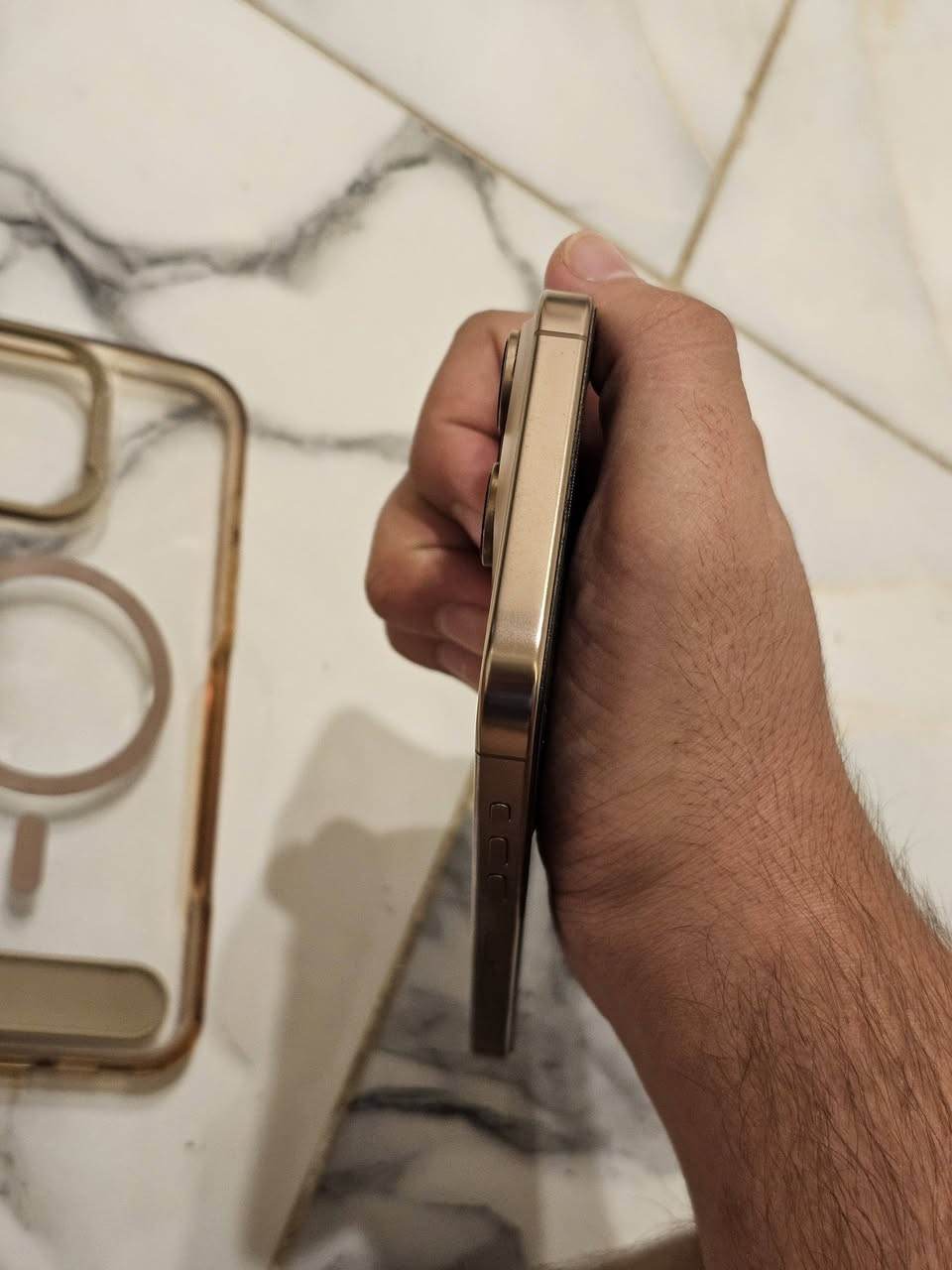 ايفون 16 برو ماكس مكفول من شخط نضافته ١٠٠ وتاخذه من بيت وين ميعجبك تفحص رقم تلفوني *********** مكاني بغداد ضمان ماستر 256 ذاكره سعره 1225 الف مليون و ٢٢٥ الف خاص او واتساب شراي

نص مكتوب في الصور:
- ٤:٢١
- حالة البطارية
- >
- عادية
- تعمل بطارية iPhone هذه على النحو المتوقع. حول البطارية والضمان...
- الحد الأقصى للقدرة
- ٨٩٪
- هذا قياس لقدرة البطارية مقارنة بقدرتها عندما كانت جديدة. قد تتسبب القدرة المنخفضة بتقليل ساعات الاستخدام بين عملية الشحن والأخرى.
- عدد الدورات
- ٥٨٢
- هذا هو عدد مرات استهلاك iPhone لقدرة البطارية.
- معرفة المزيد...
- تاريخ التصنيع
- تشرين الأول ٢٠٢٤
- أول استخدام
- تشرين الثاني ٢٠٢٤