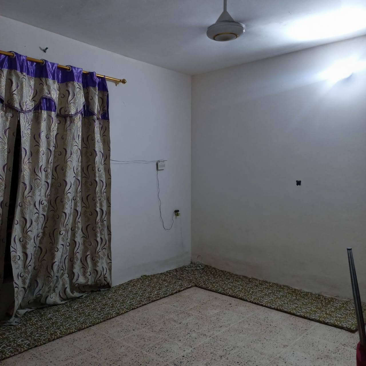 مشتمل سامراء  حي الجبيريه الأولى المساحه 150 متر  طابق واحد شارع 6 السعر 58 وبيه مجال محدث جديد اتصال ***********
