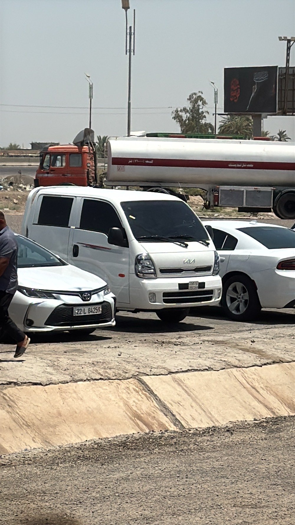 سلام عليكم للبيع فقط 
.كيا بنكو دبل قمار وارد كوري مسكر  ادبلو فول مواصفات اوتماتيك  23 رقم بصره بأسمي صار شهر من رقمته 
-كفاله عامه شرط الفحص
.سياره جديده بمعنى الكلمه ماشيه 12 الف 
.كشنات جلد رصاصي تدفئه 
-ستيرن تدفئه
.تحديد مسار 
. تدفئه بالمري 
.مري شفط
.رادار امامي توقف ذاتي 
. تحكم ستيرن جهتين 
📍مكان السياره بصره قضاء المدينه 
***********