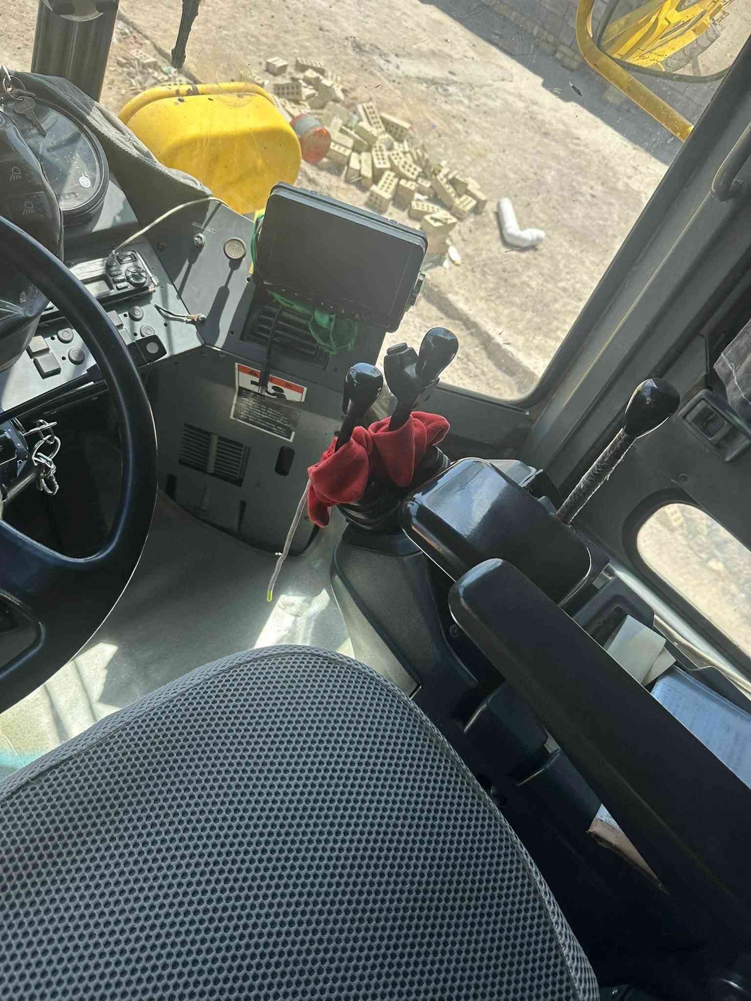 سلام عليكم شفل كاوسكي 56 za محرك ازوزة مكينة جاهزة رقمها بغداد سكن بغداد الستفسار ***********

نص مكتوب في الصور:
- ***********